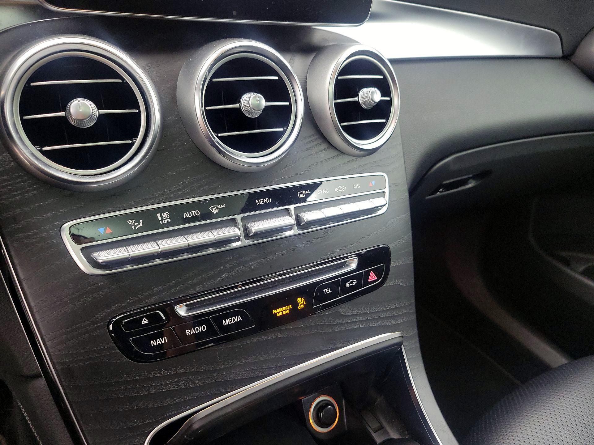 Thumbnail: 2018 Mercedes-Benz GLC - 16