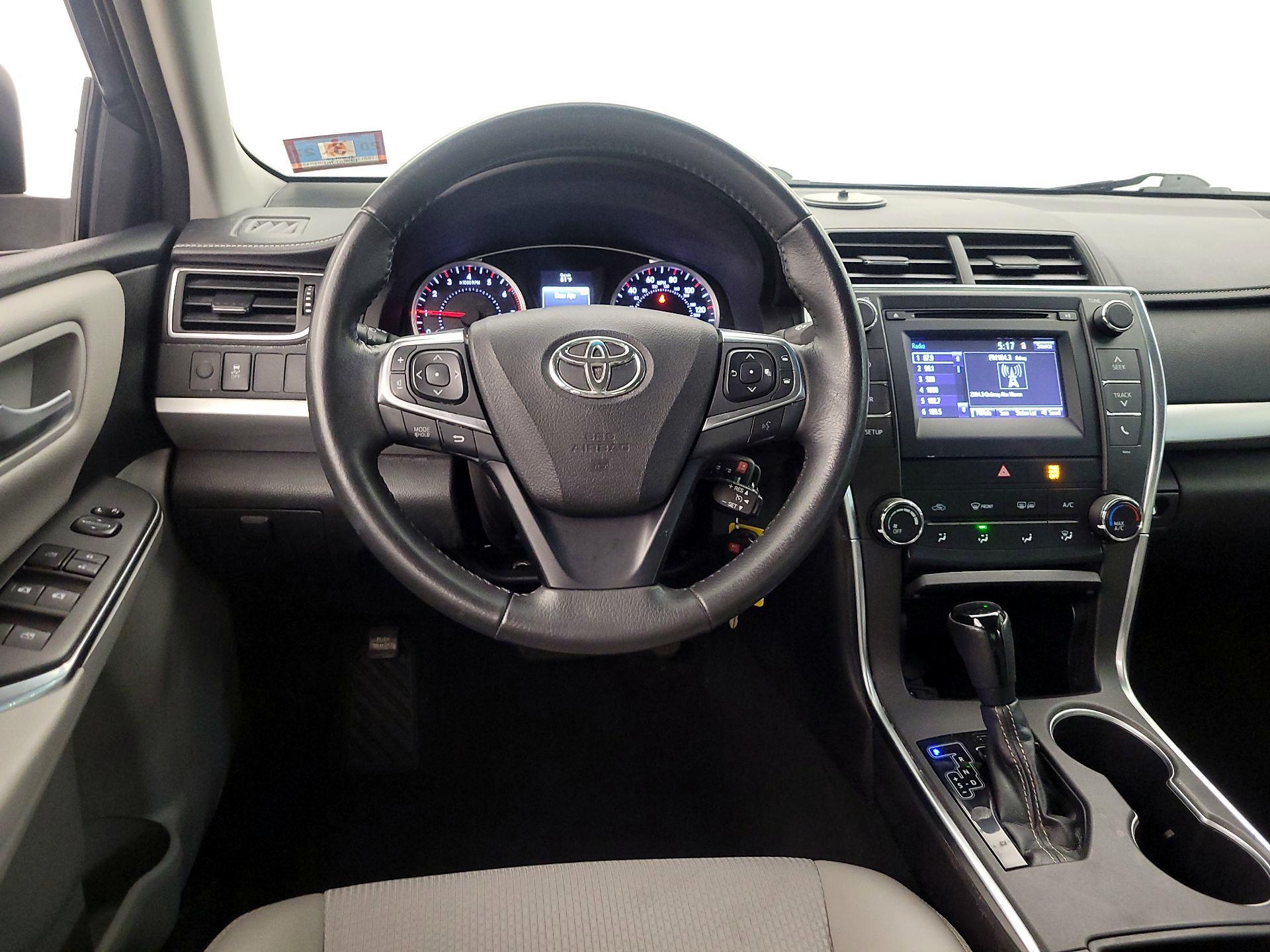 Thumbnail: 2017 Toyota Camry - 10