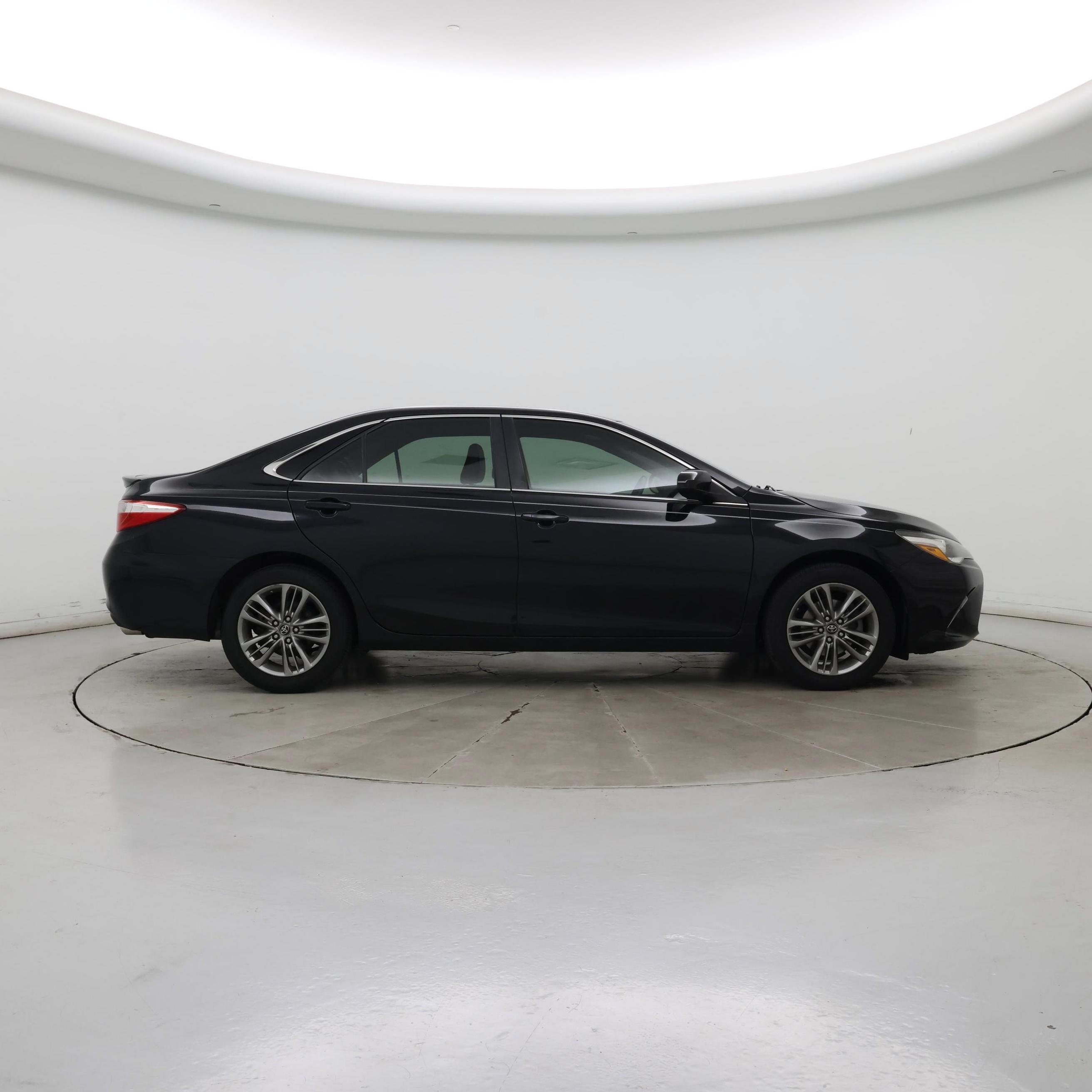 Thumbnail: 2017 Toyota Camry - 7