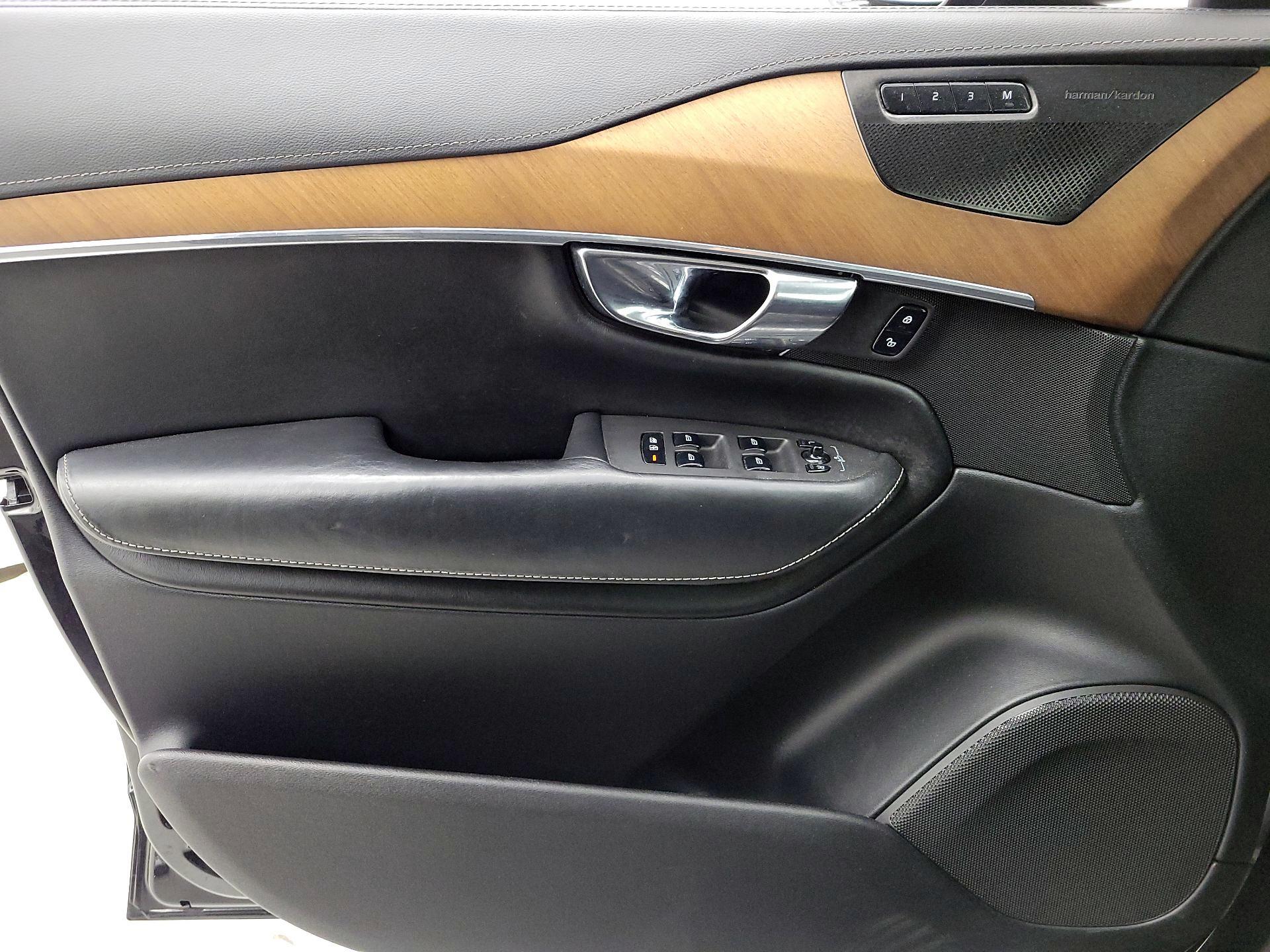 Thumbnail: 2019 Volvo XC90 - 12