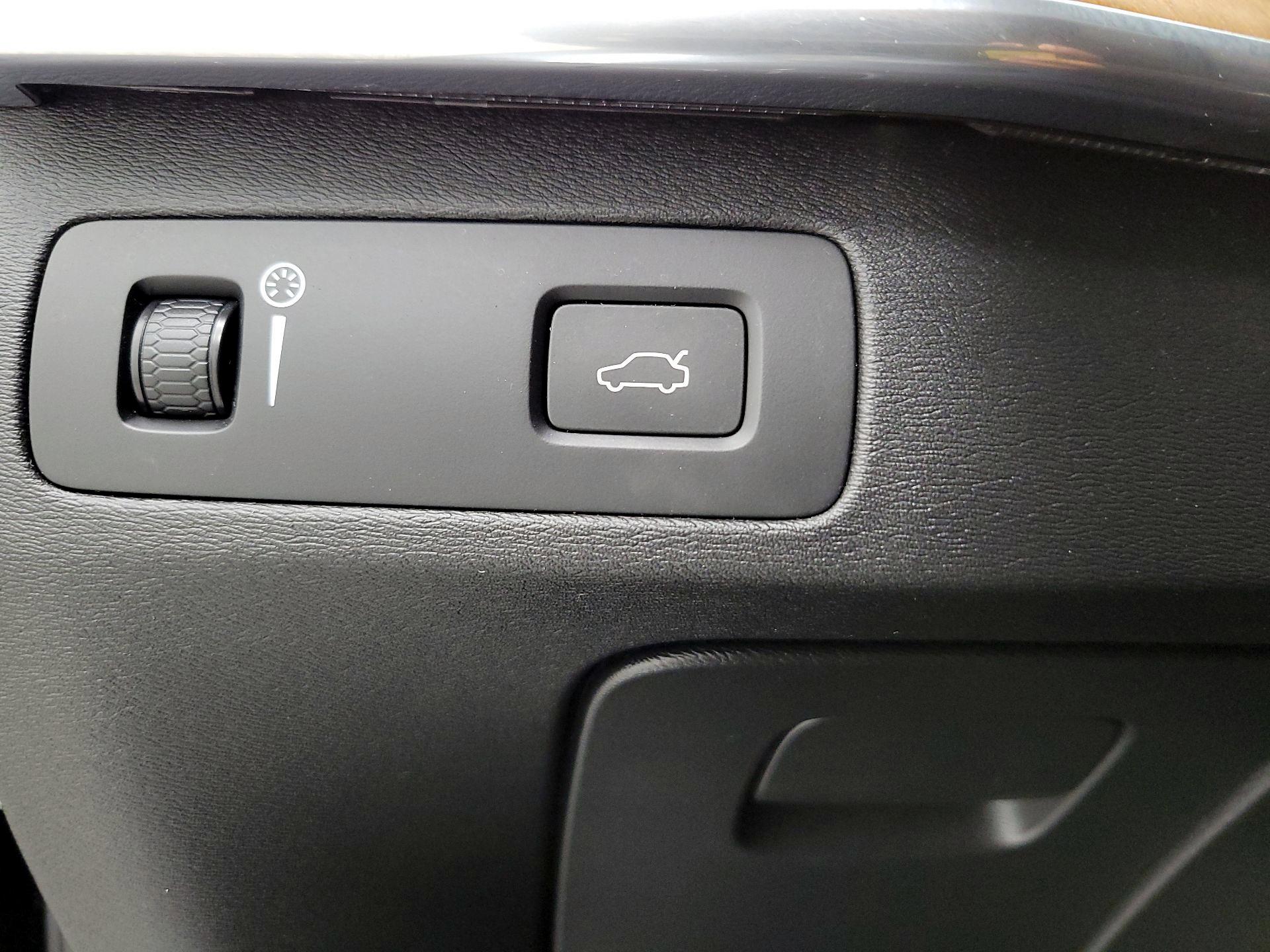 Thumbnail: 2019 Volvo XC90 - 13