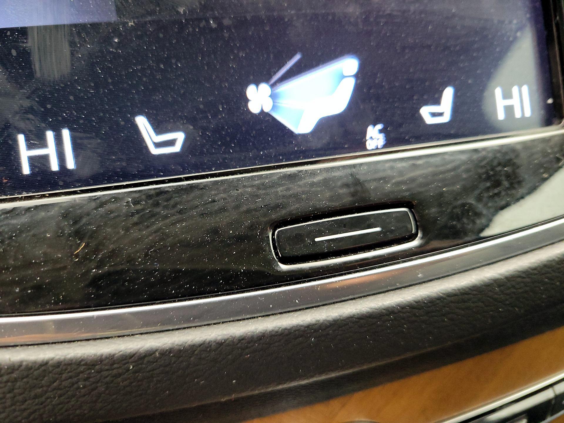 Thumbnail: 2019 Volvo XC90 - 17