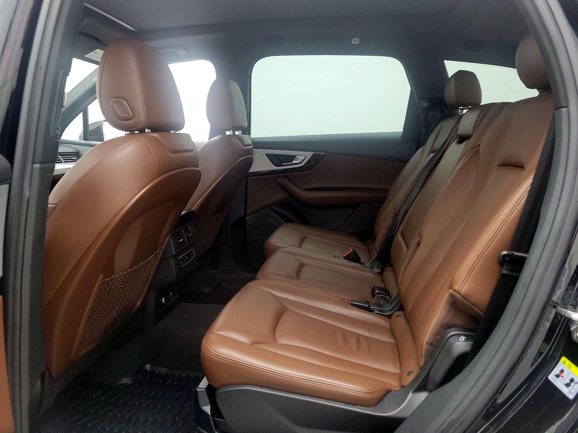 Thumbnail: 2019 Audi Q7 - 19