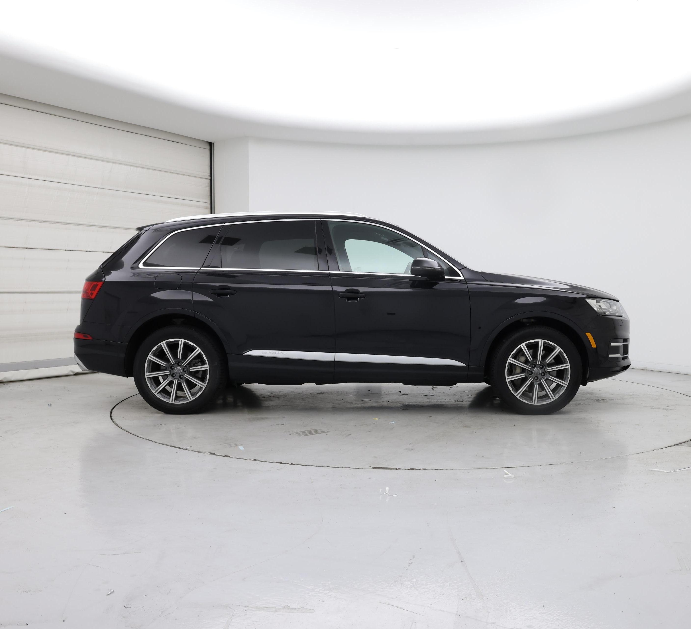 Thumbnail: 2019 Audi Q7 - 7