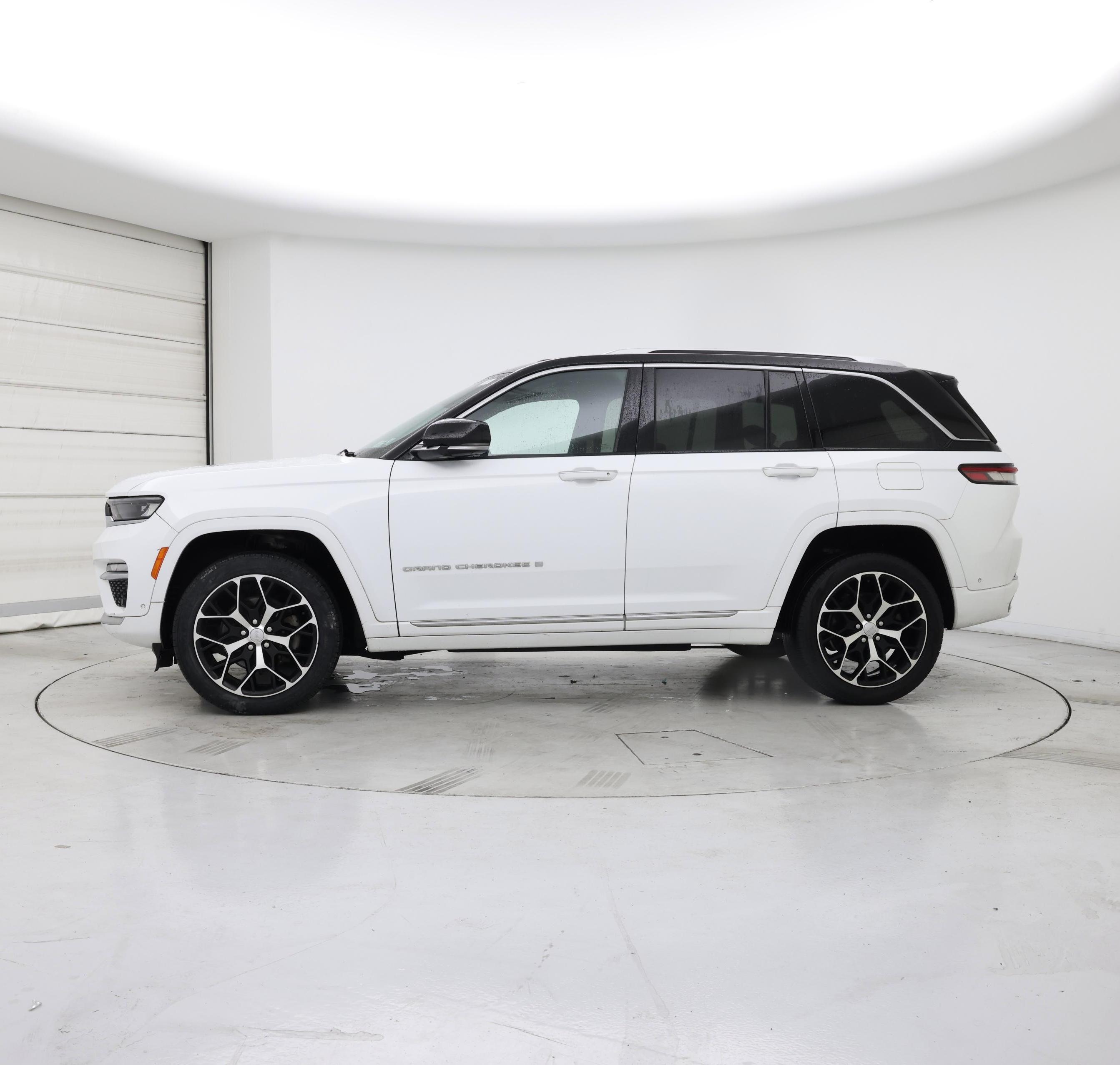 Thumbnail: 2022 Jeep Grand Cherokee - 3