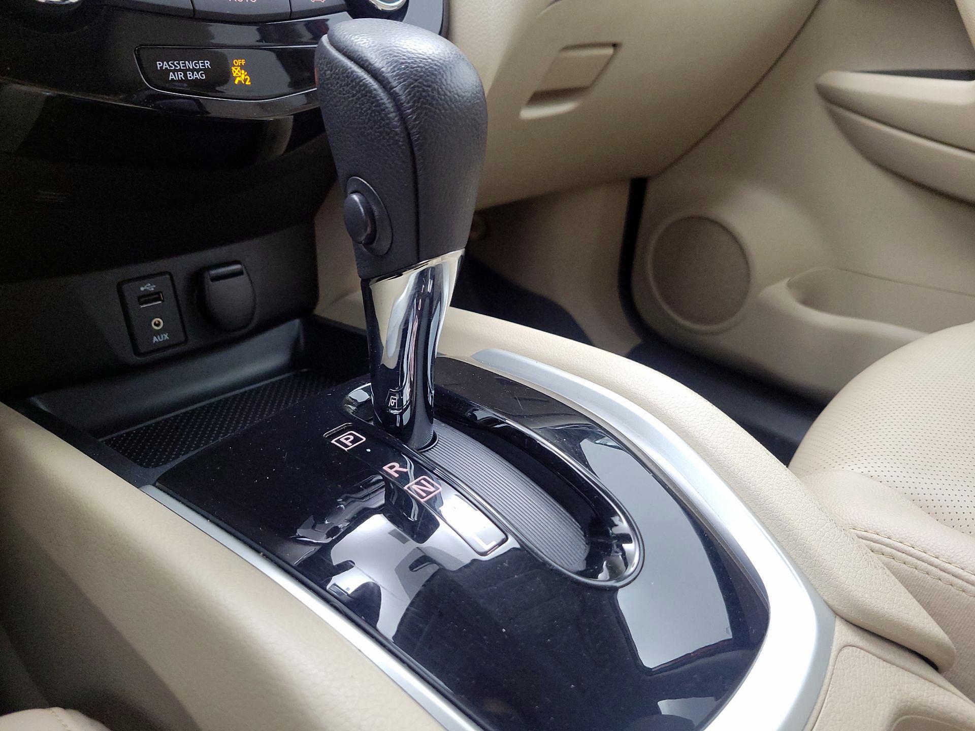 Thumbnail: 2016 Nissan Rogue - 18