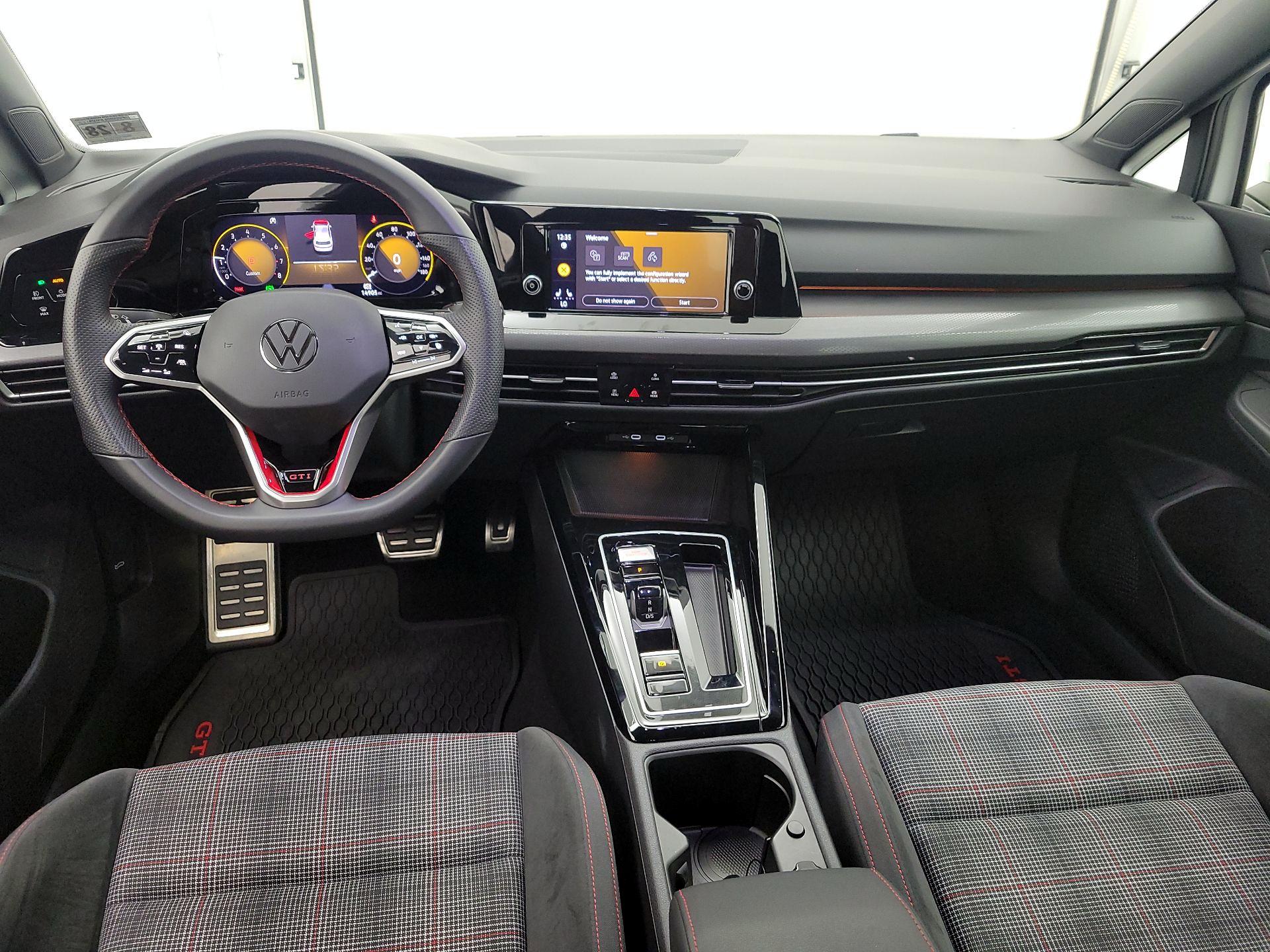 Thumbnail: 2023 Volkswagen Golf - 9