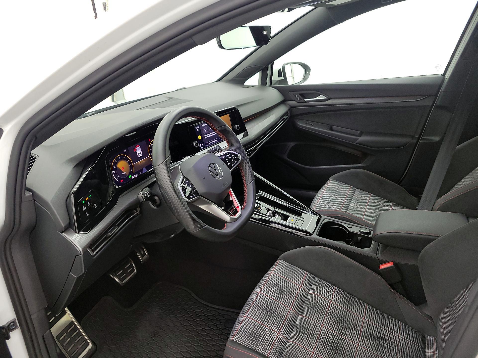 Thumbnail: 2023 Volkswagen Golf - 11