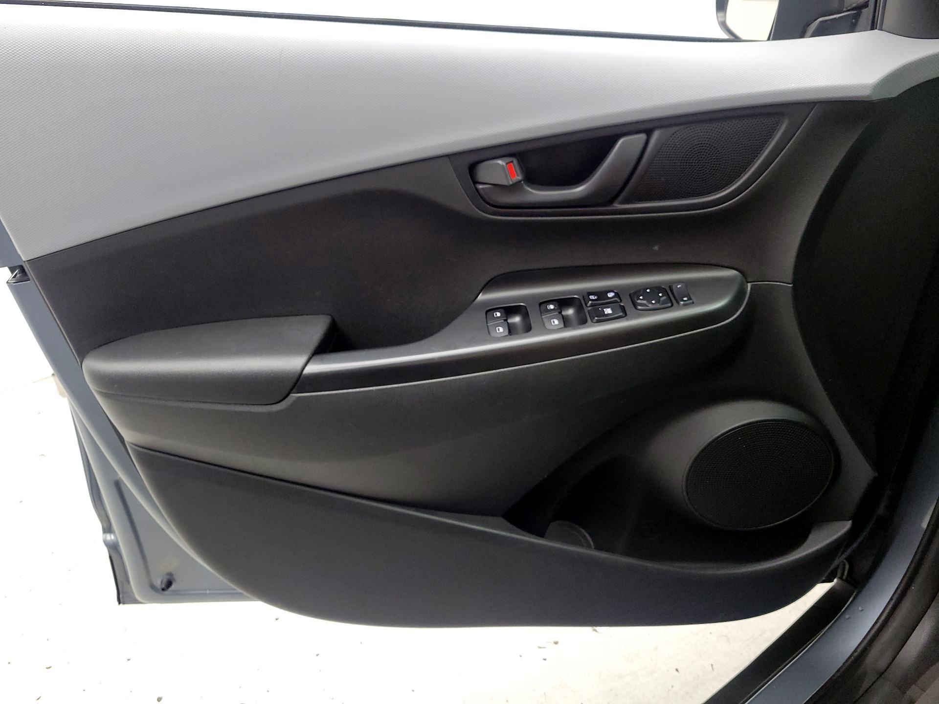 Thumbnail: 2020 Hyundai Kona - 12