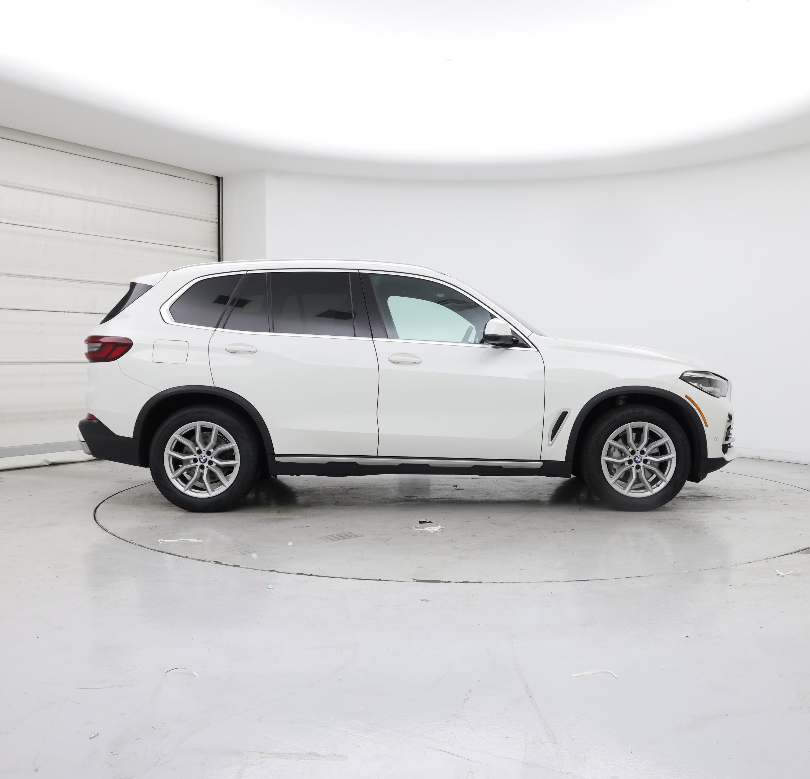 Thumbnail: 2021 BMW X5 - 7