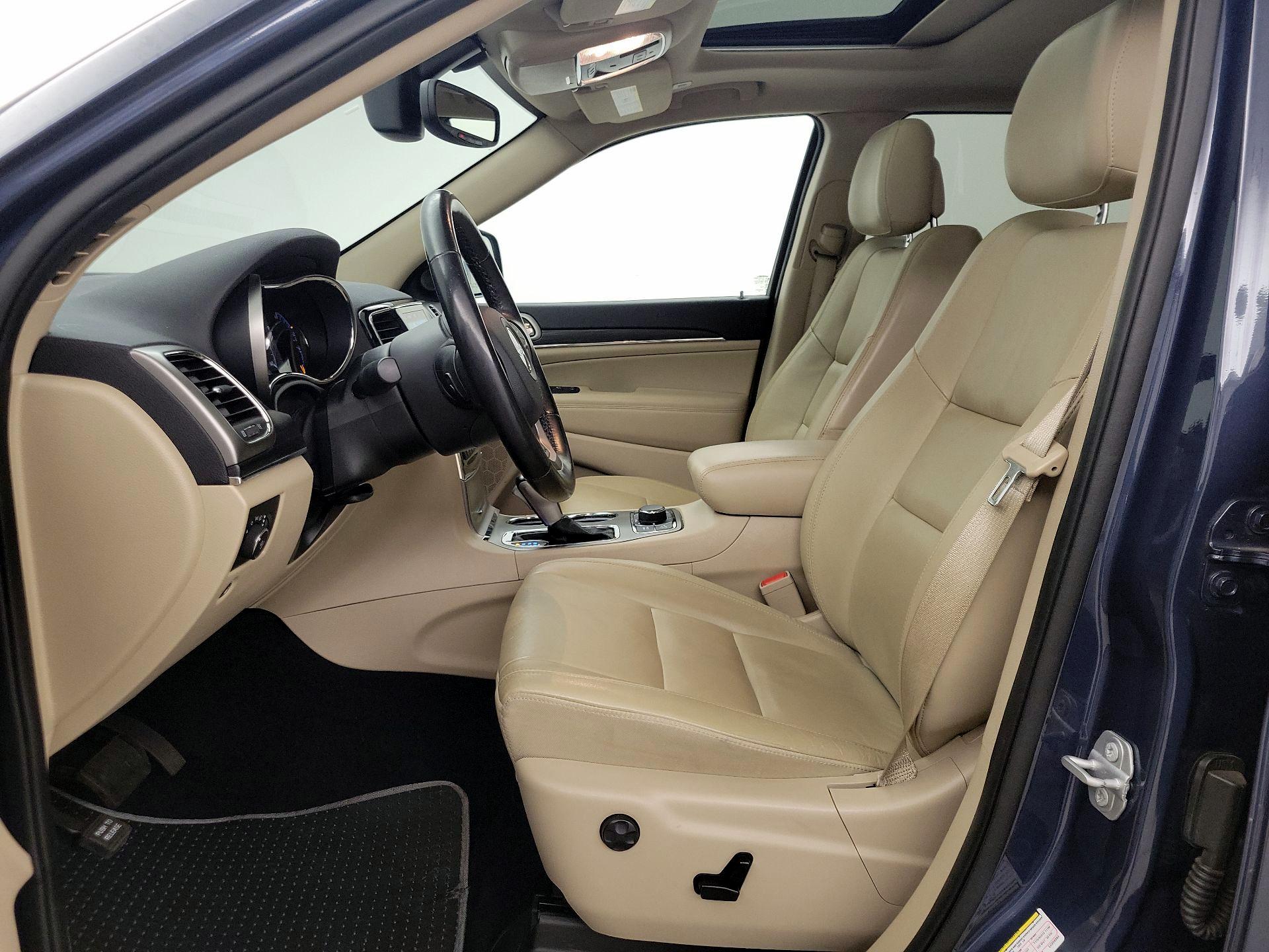 Thumbnail: 2020 Jeep Grand Cherokee - 11
