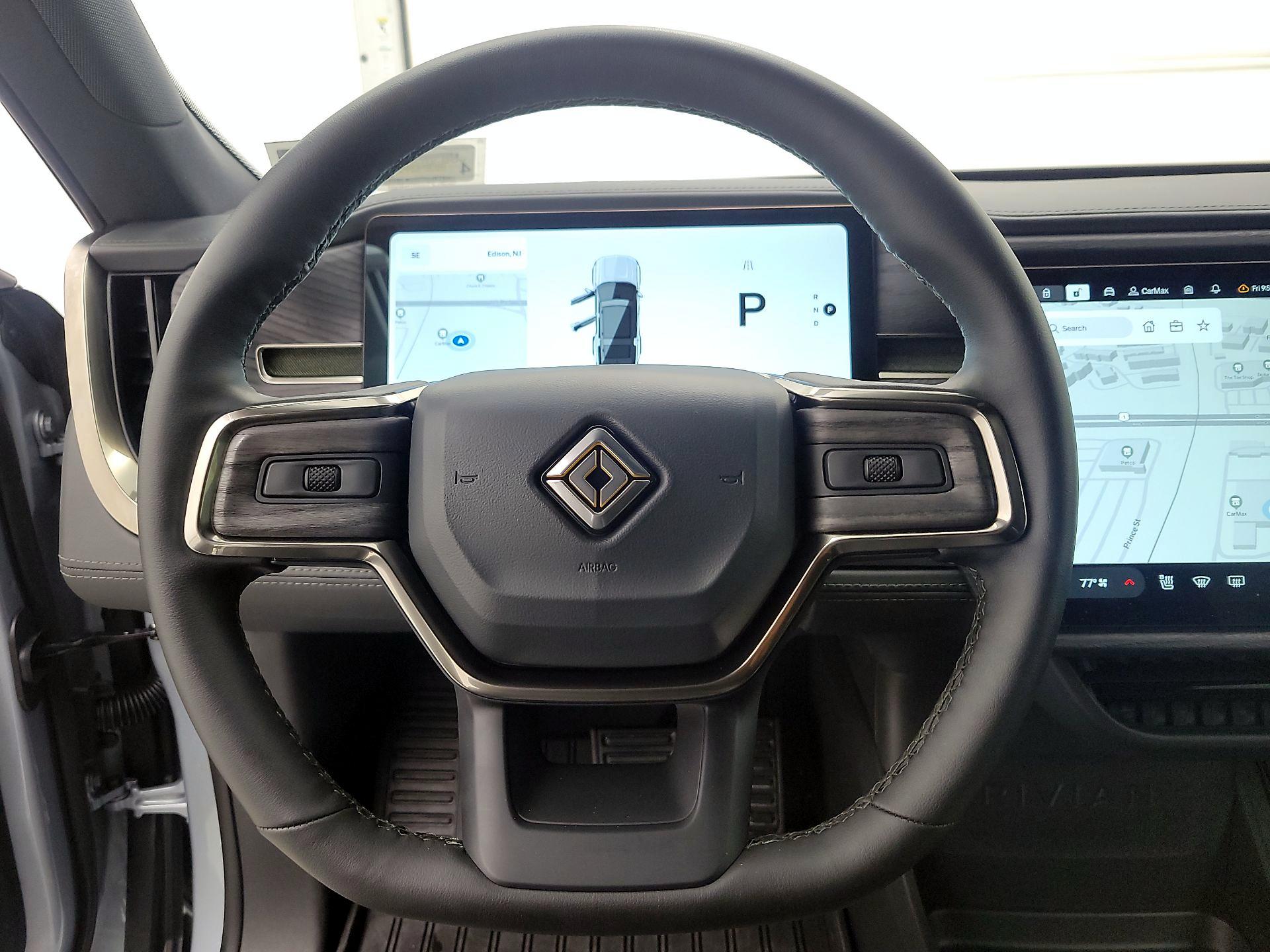 Thumbnail: 2025 Rivian R1S - 10