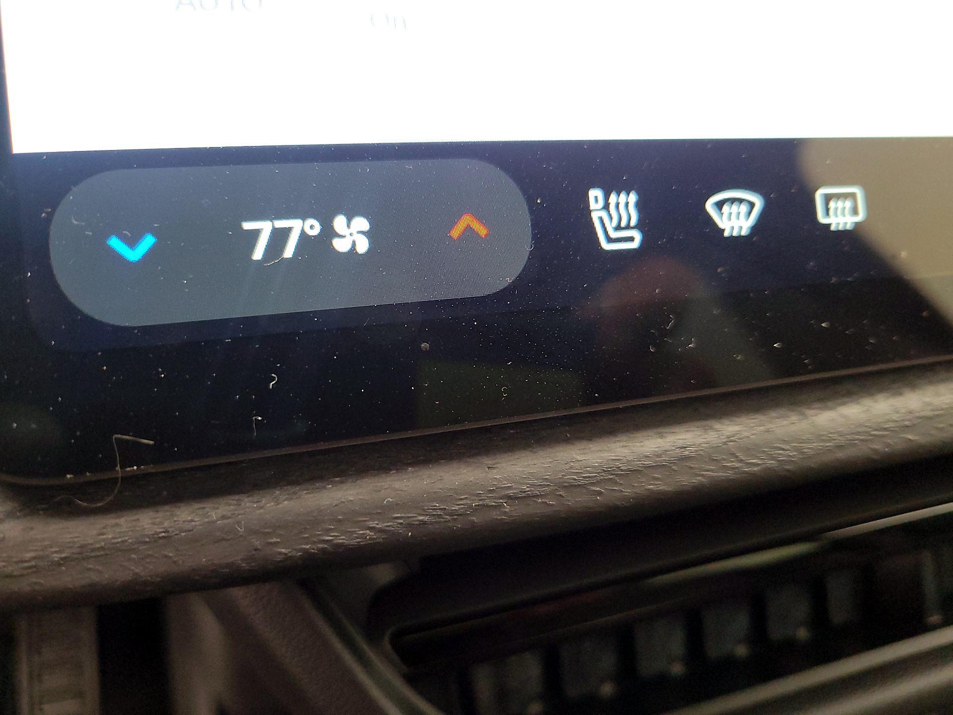 Thumbnail: 2025 Rivian R1S - 16