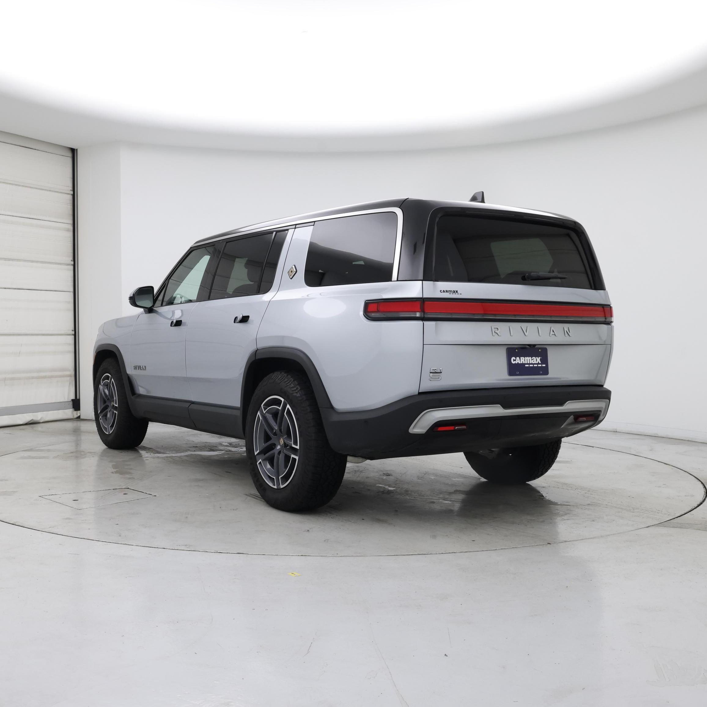 Thumbnail: 2025 Rivian R1S - 2