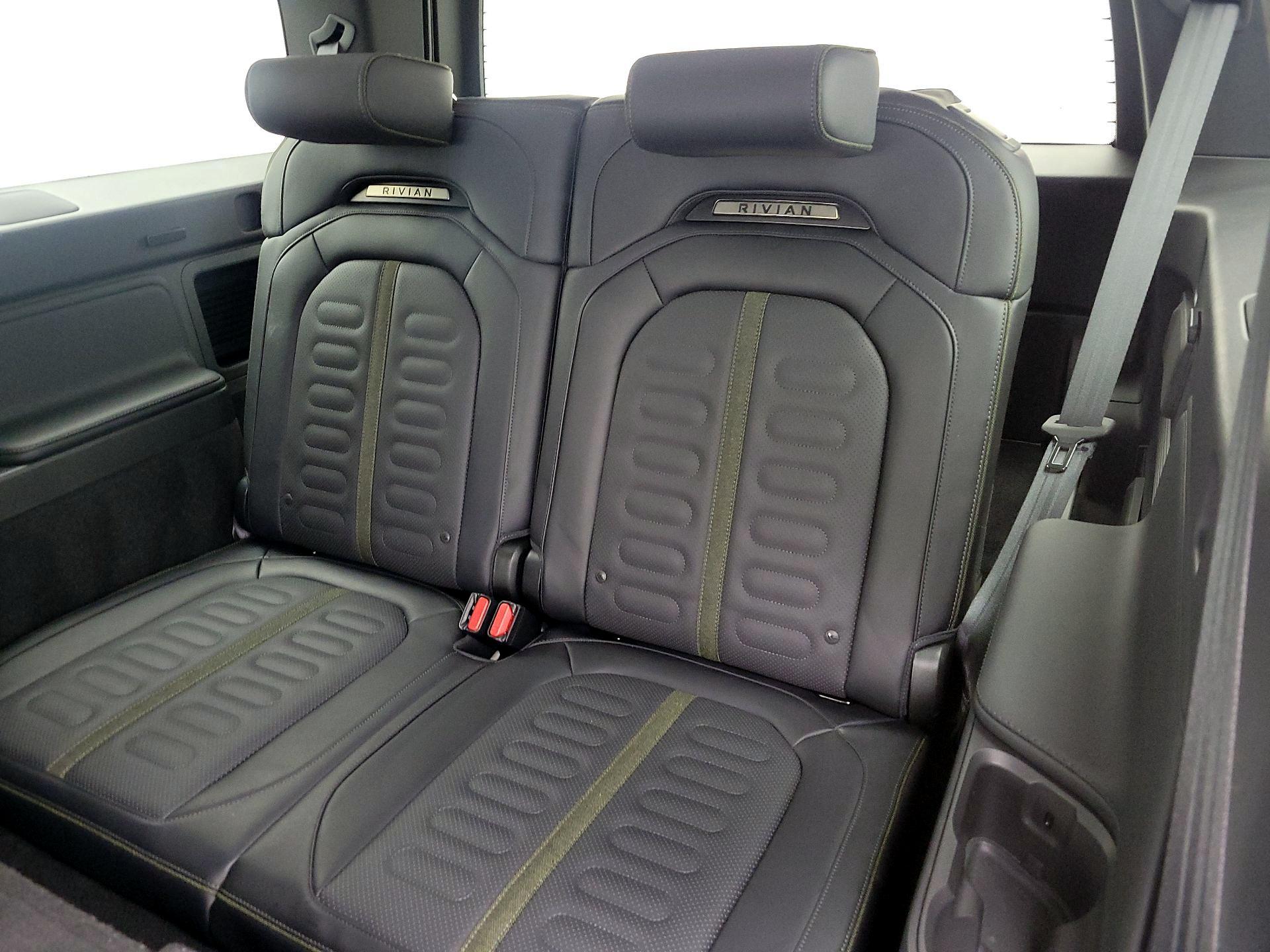 Thumbnail: 2025 Rivian R1S - 20