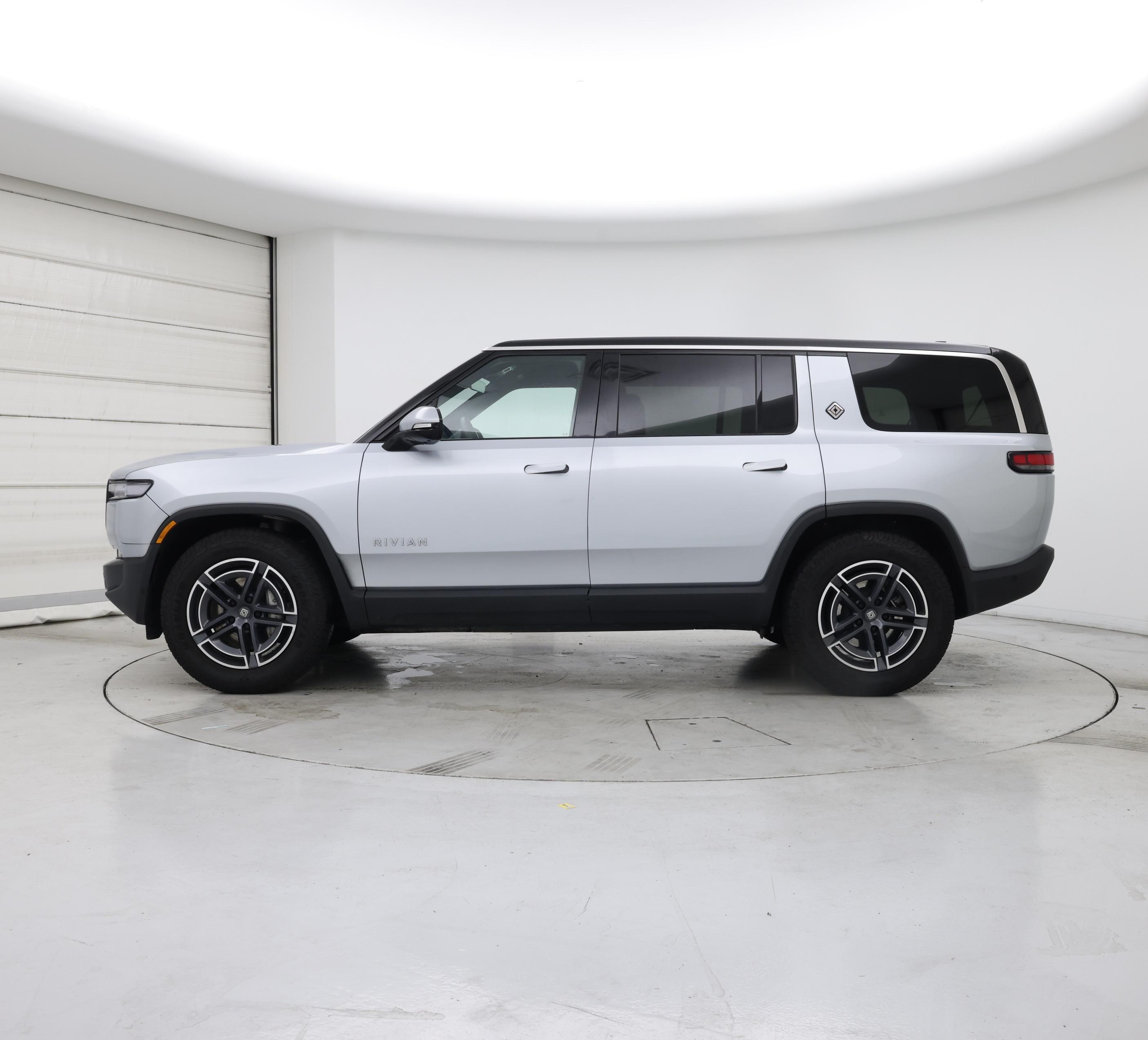 Thumbnail: 2025 Rivian R1S - 3