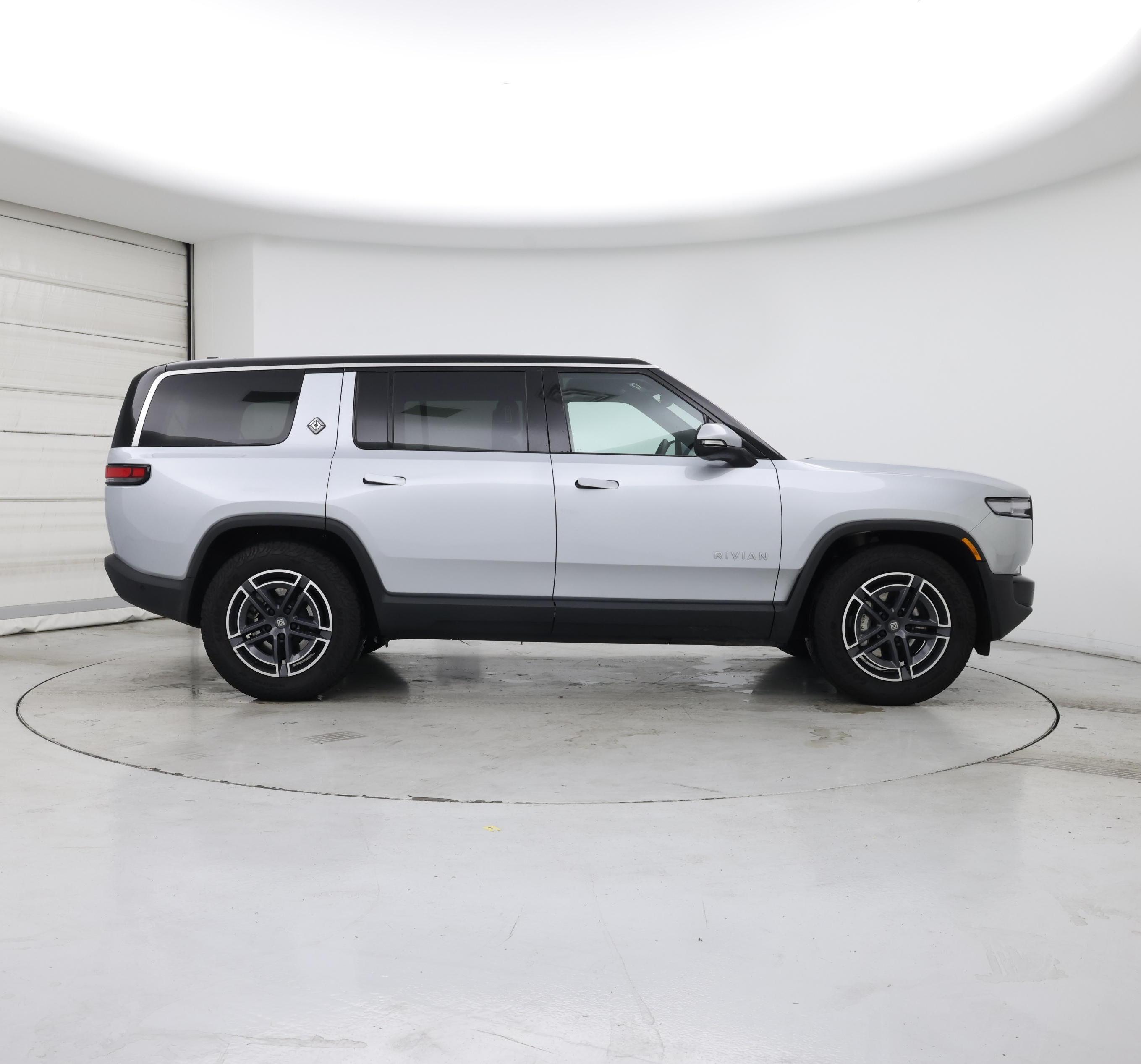 Thumbnail: 2025 Rivian R1S - 7