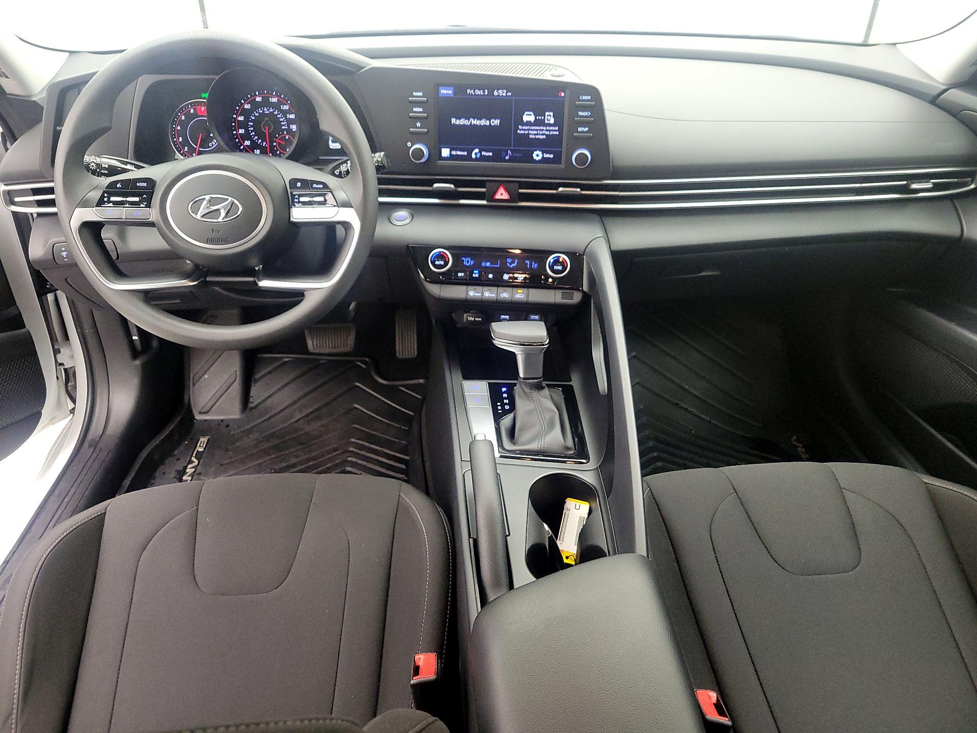Thumbnail: 2022 Hyundai Elantra - 9