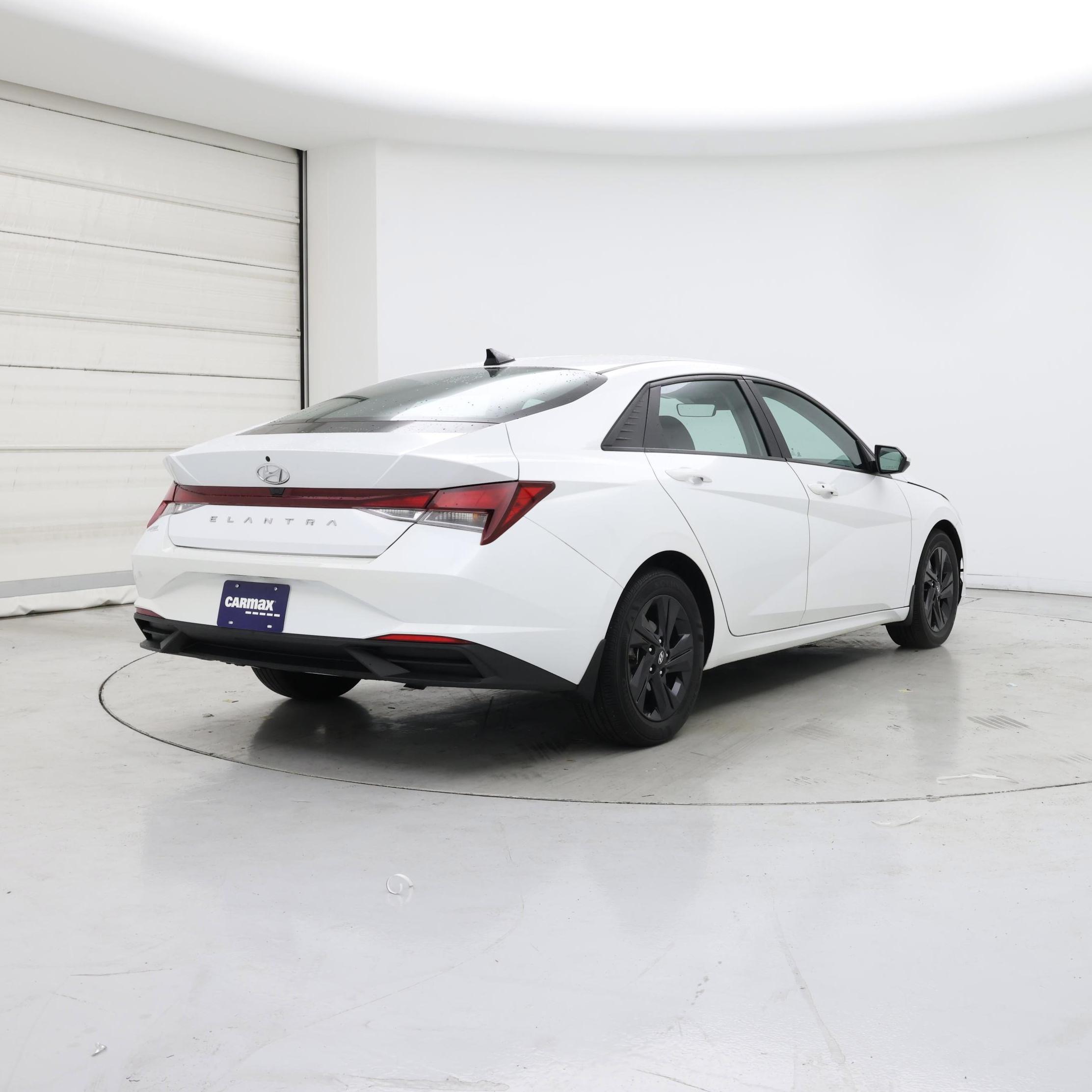 Thumbnail: 2022 Hyundai Elantra - 8