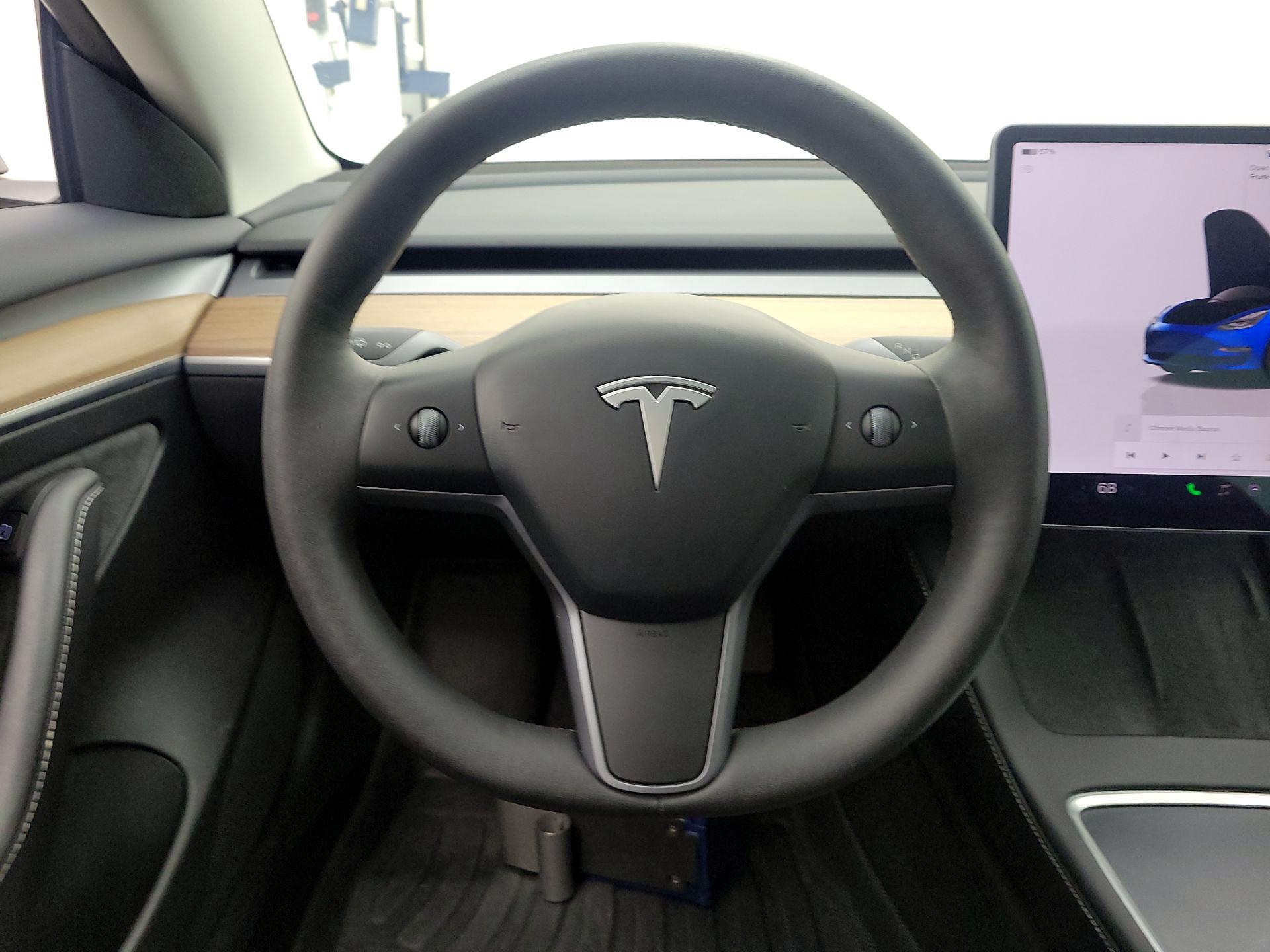 Thumbnail: 2023 Tesla Model 3 - 10