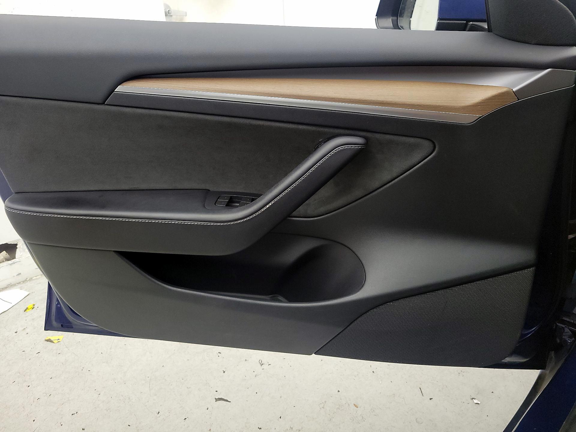 Thumbnail: 2023 Tesla Model 3 - 12