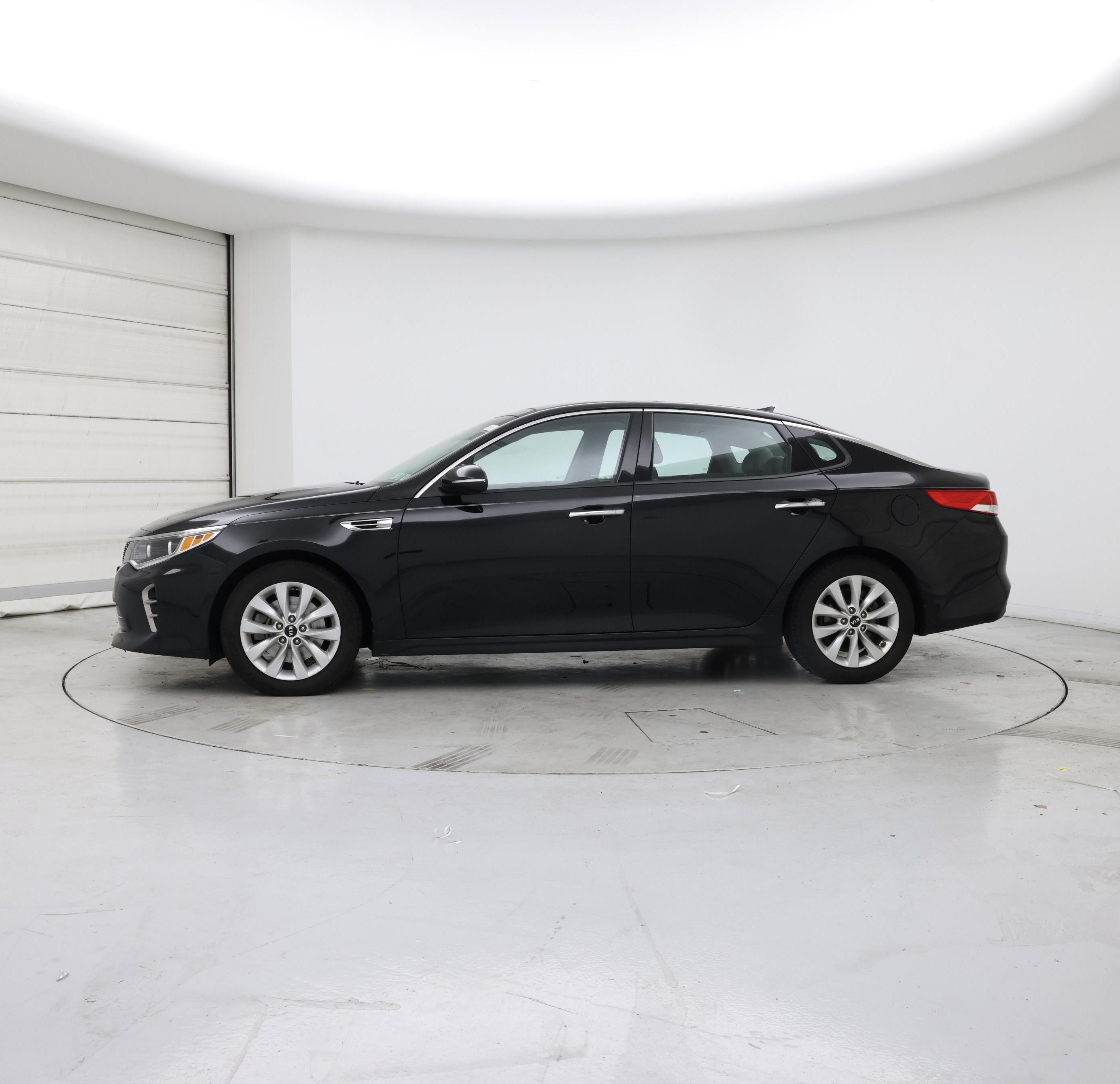 Thumbnail: 2017 Kia Optima - 3
