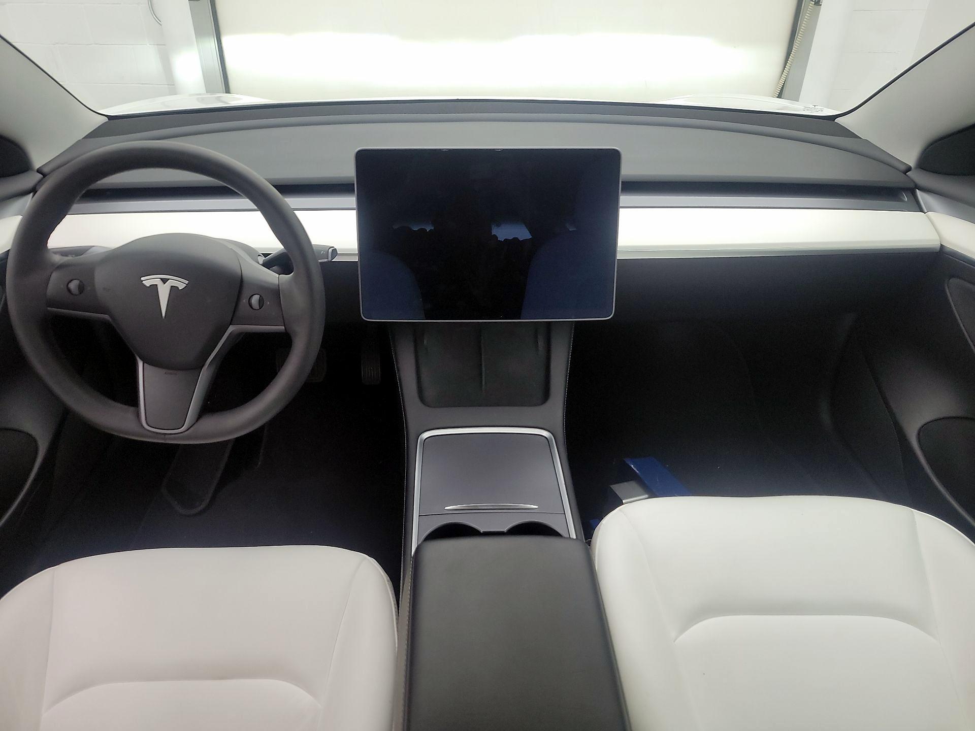 Thumbnail: 2021 Tesla Model 3 - 9