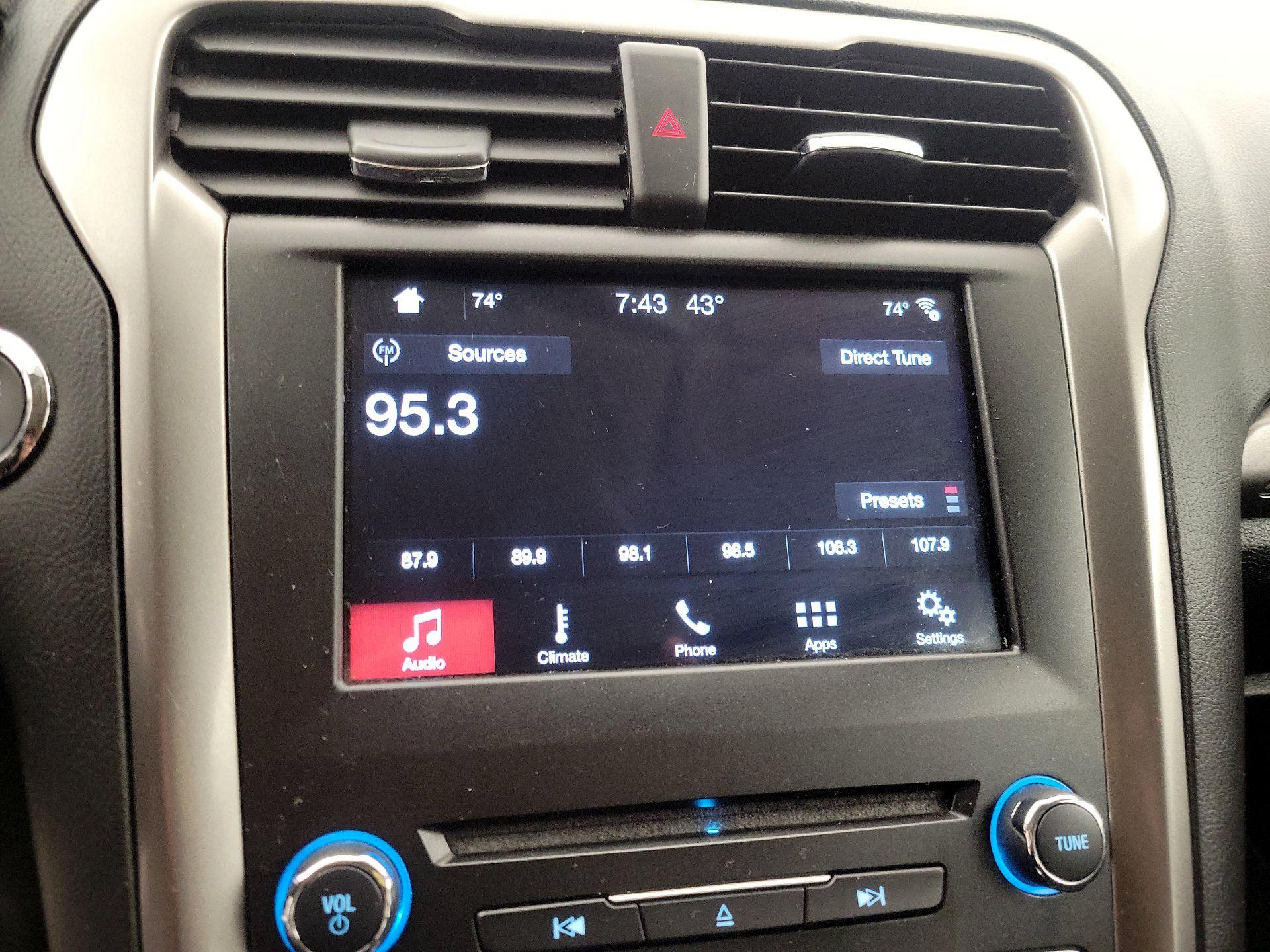 Thumbnail: 2018 Ford Fusion - 15