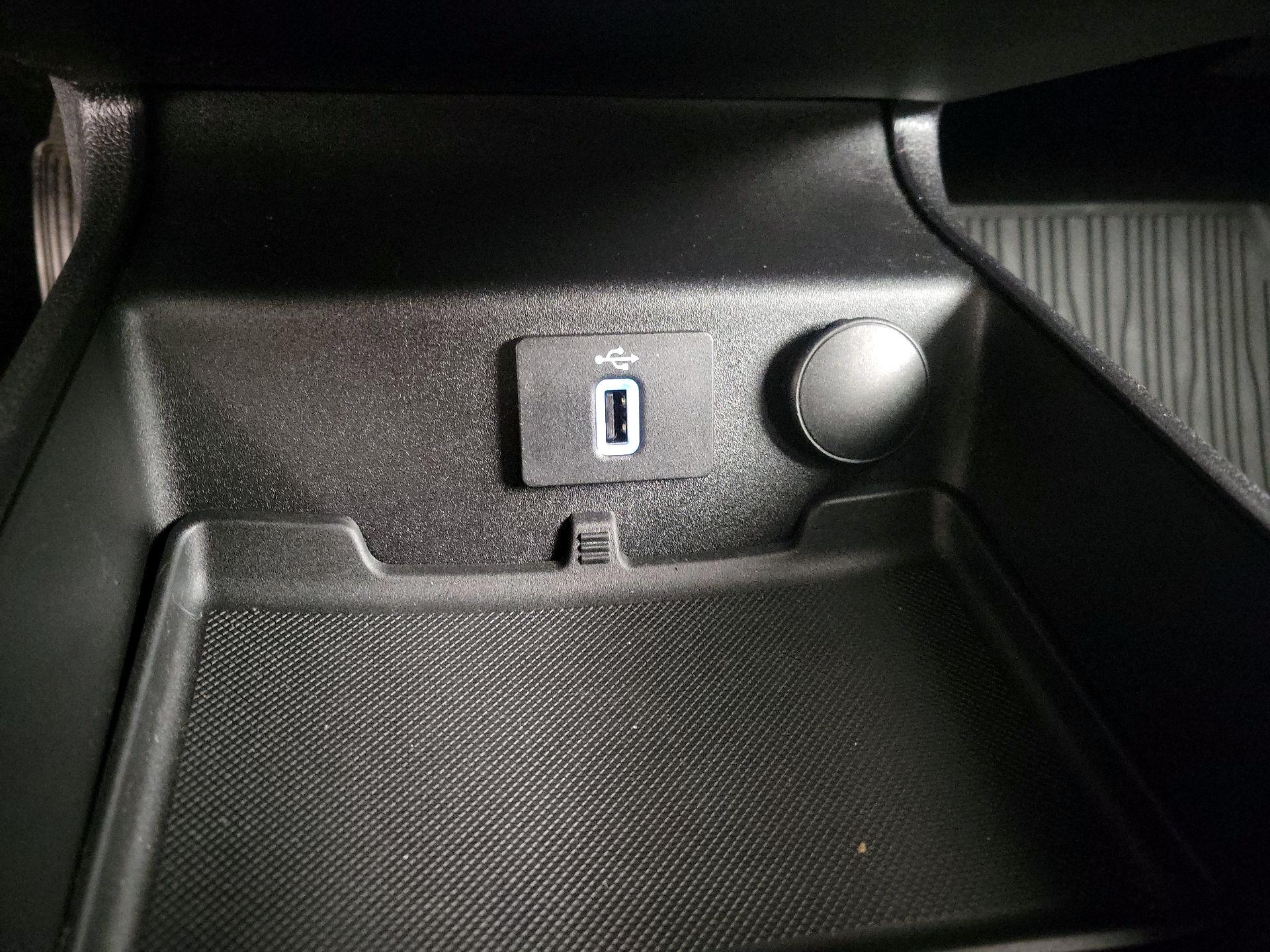 Thumbnail: 2018 Ford Fusion - 18