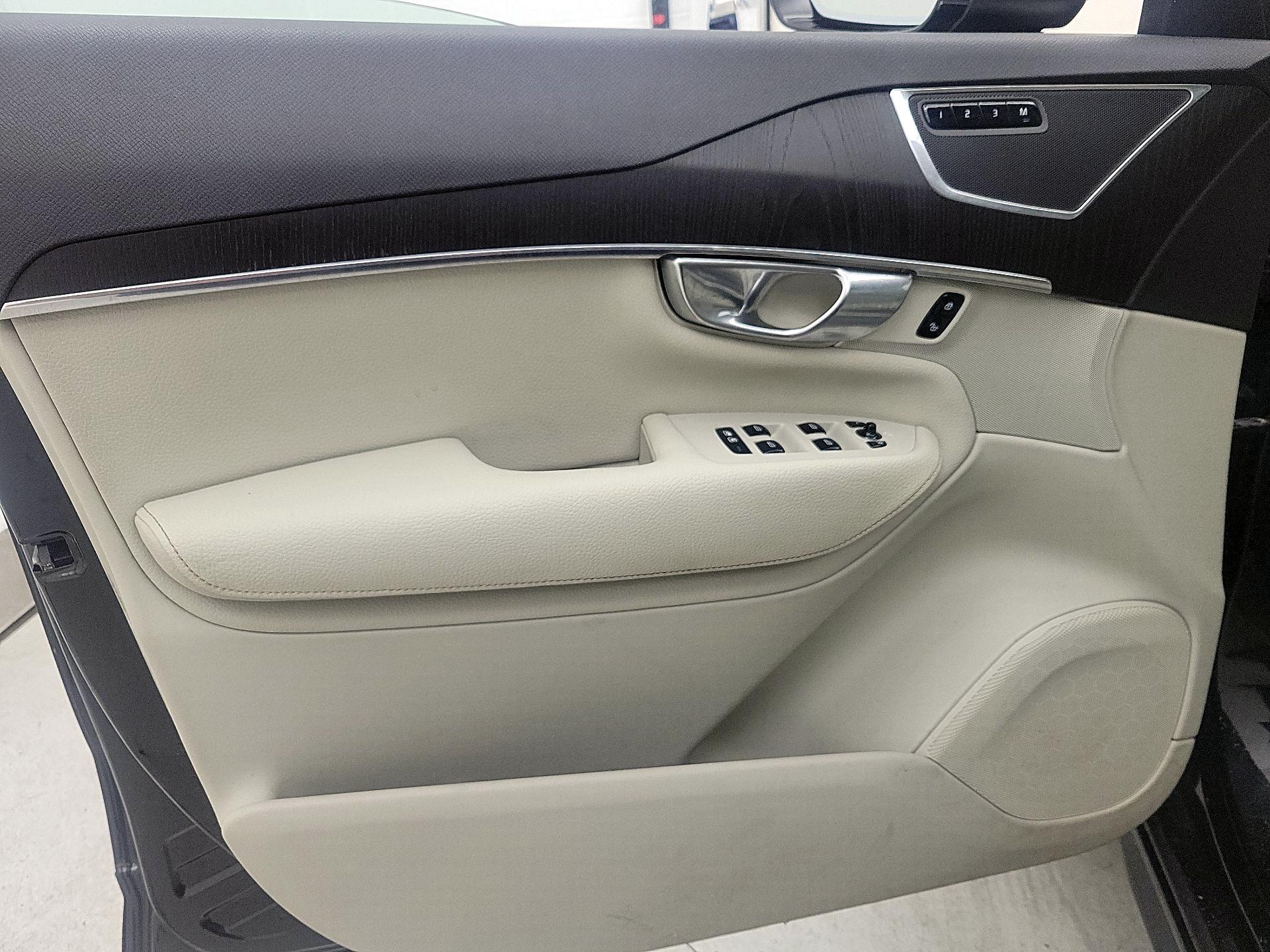 Thumbnail: 2020 Volvo XC90 - 12