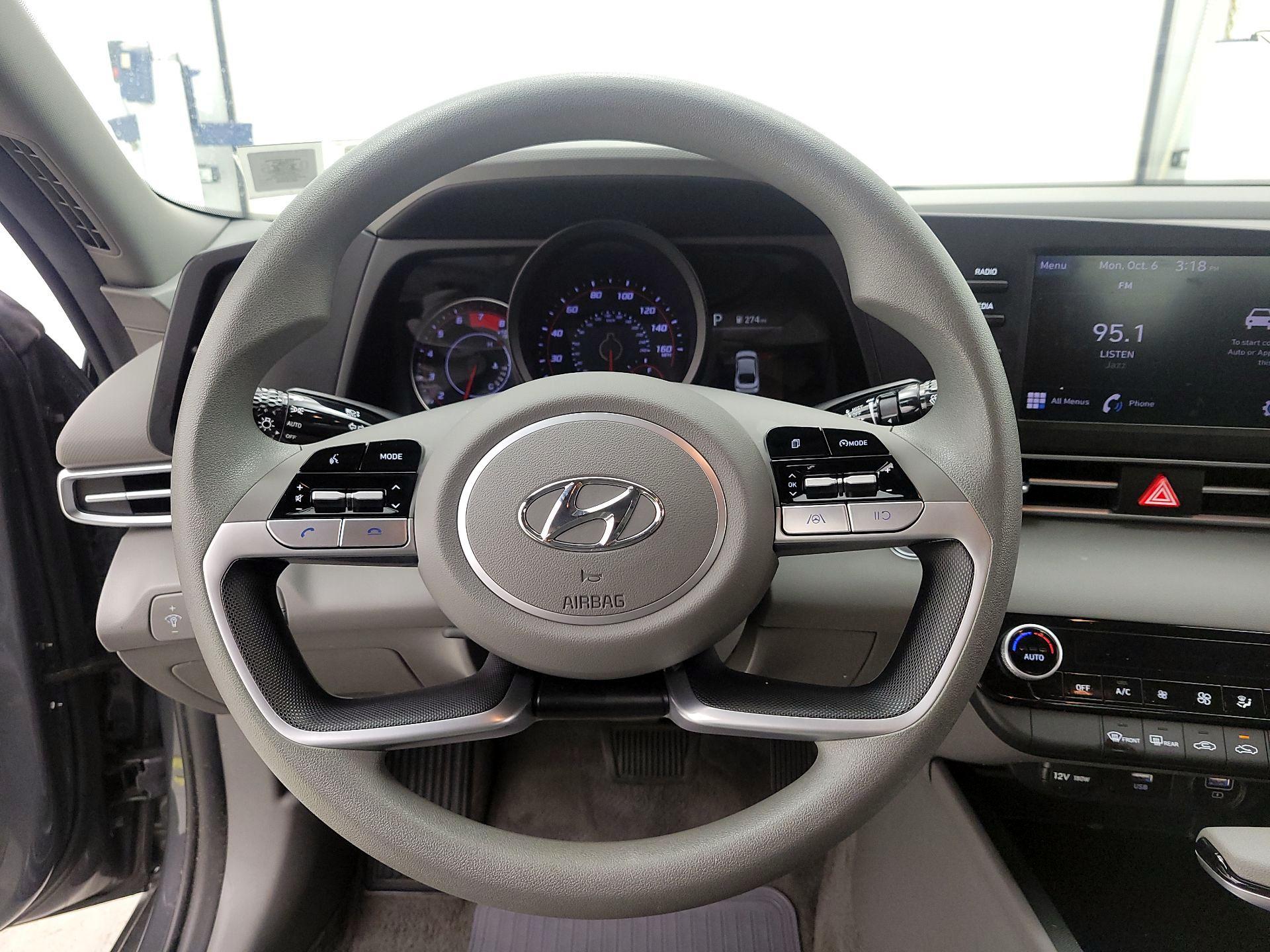 Thumbnail: 2023 Hyundai Elantra - 10