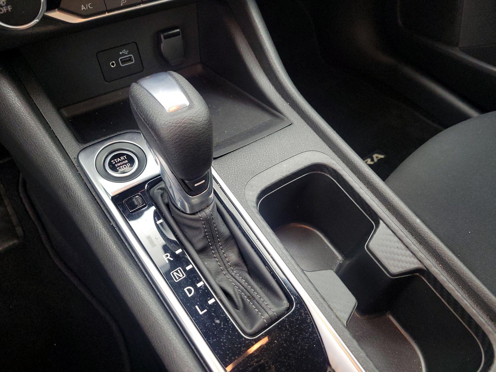 Thumbnail: 2020 Nissan Sentra - 17