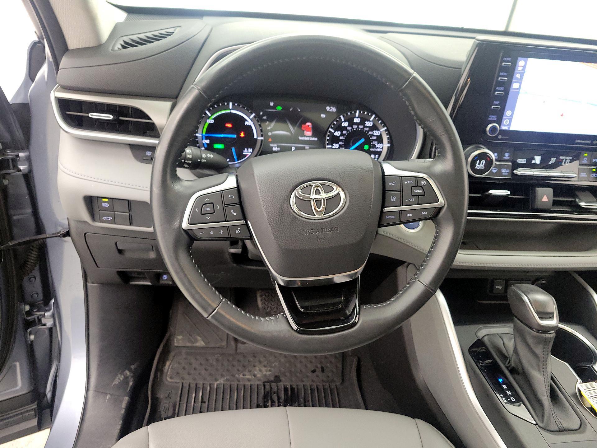 Thumbnail: 2021 Toyota Highlander - 10