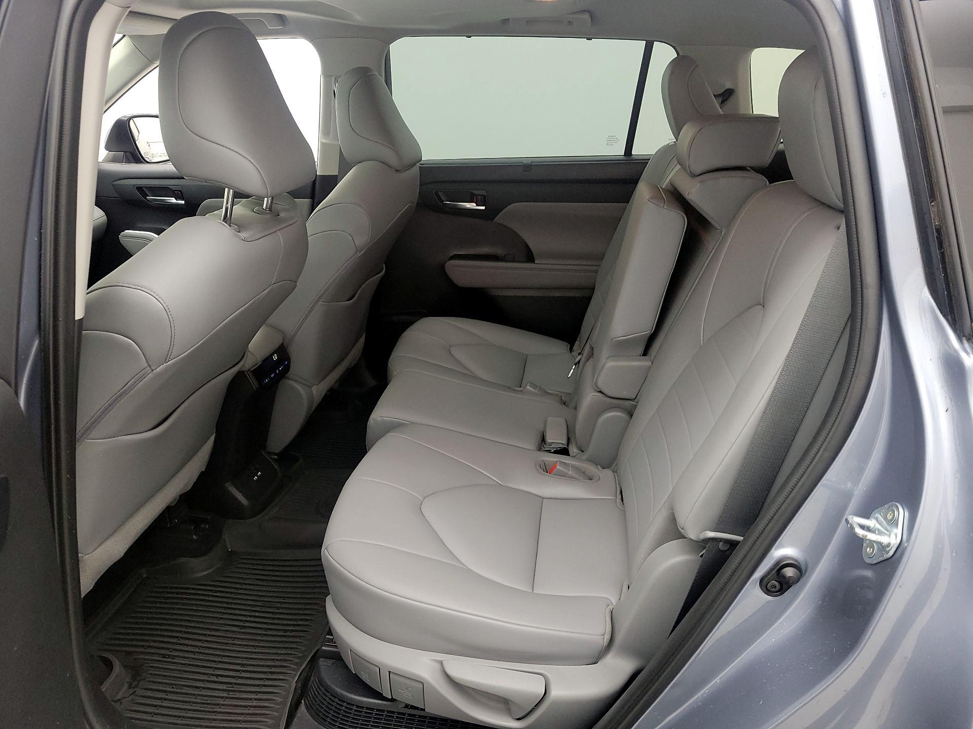 Thumbnail: 2021 Toyota Highlander - 20