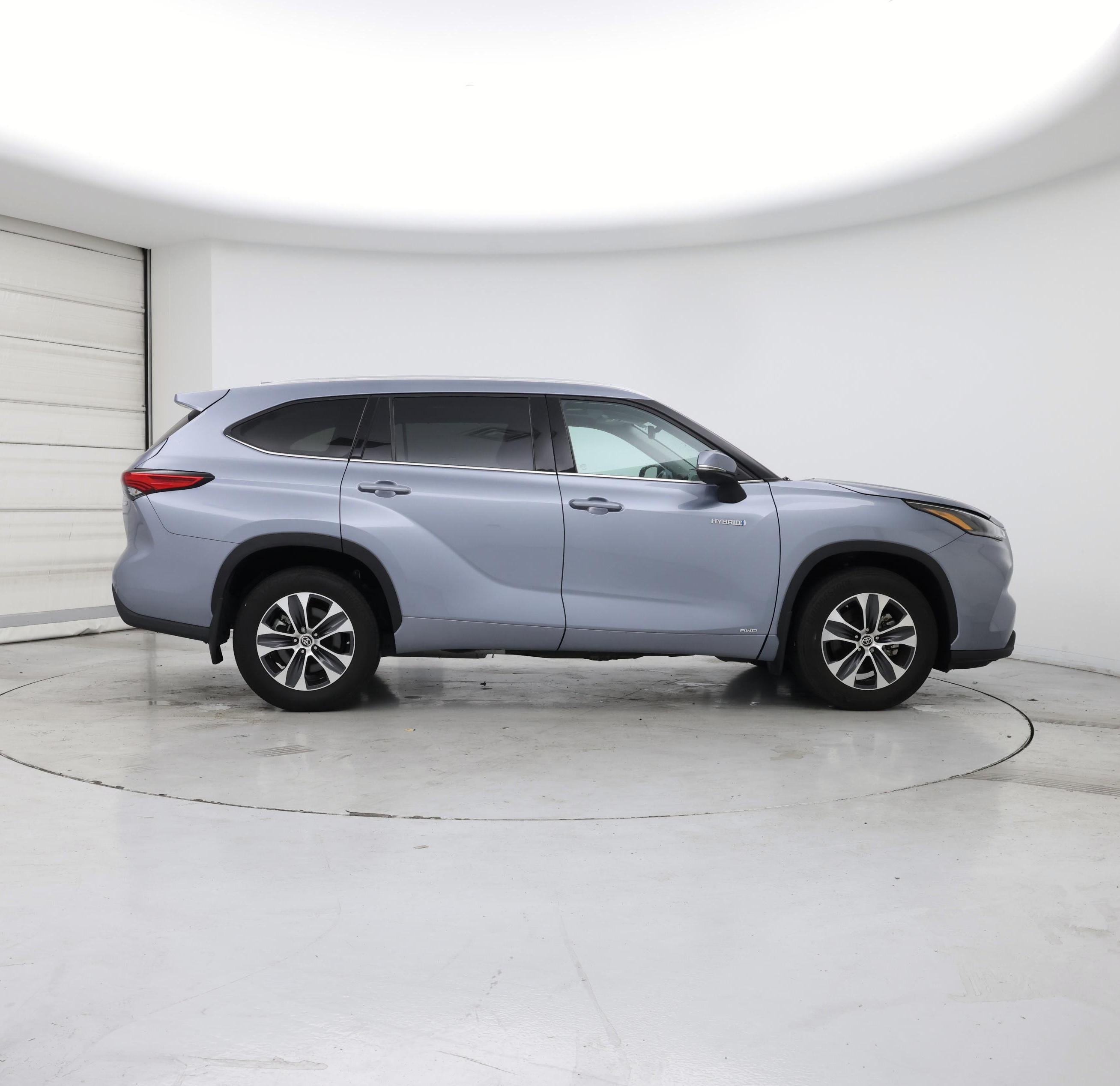 Thumbnail: 2021 Toyota Highlander - 7