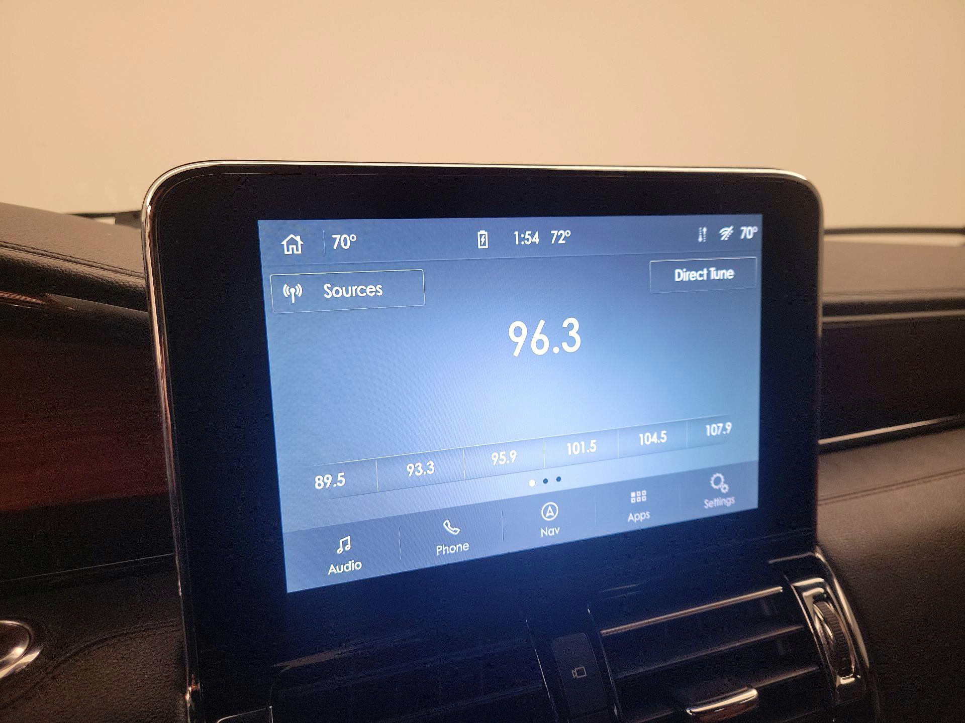 Thumbnail: 2021 Lincoln Navigator L - 16