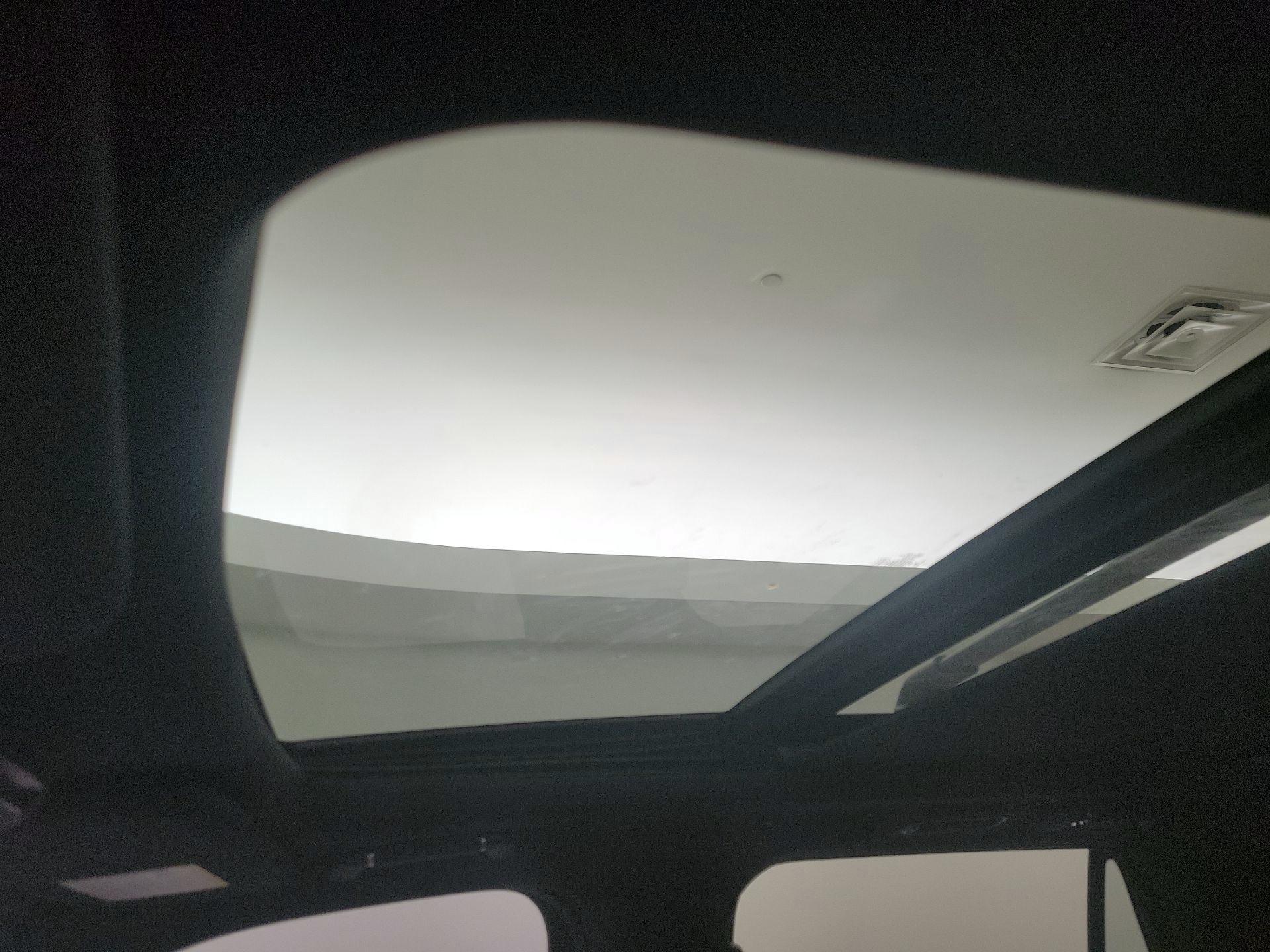 Thumbnail: 2021 Lincoln Navigator L - 20