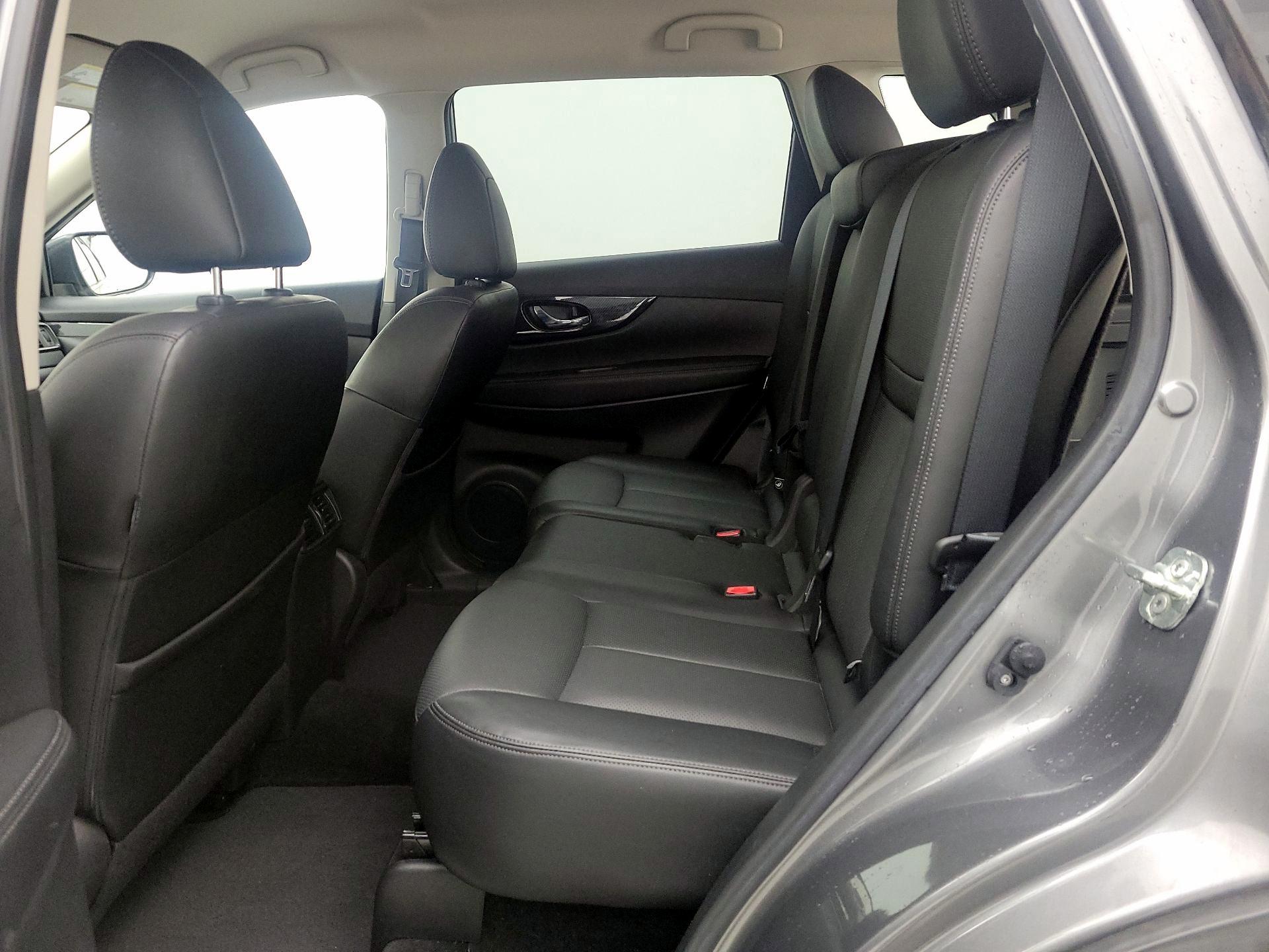 Thumbnail: 2018 Nissan Rogue - 18