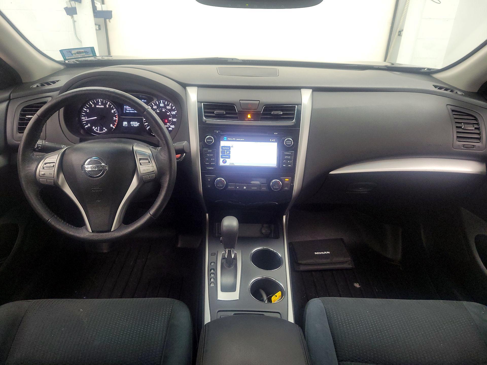 Thumbnail: 2015 Nissan Altima - 9
