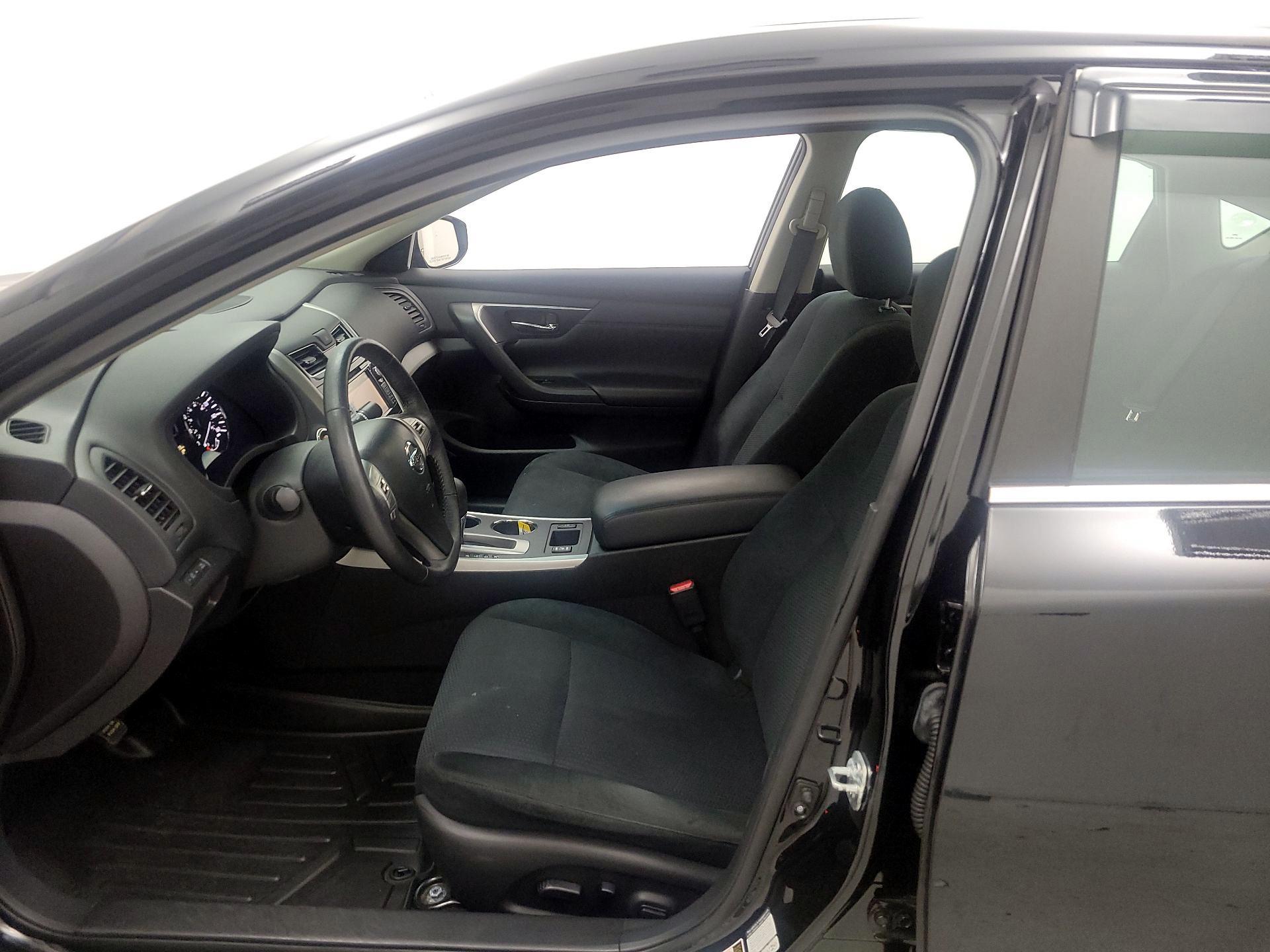 Thumbnail: 2015 Nissan Altima - 11