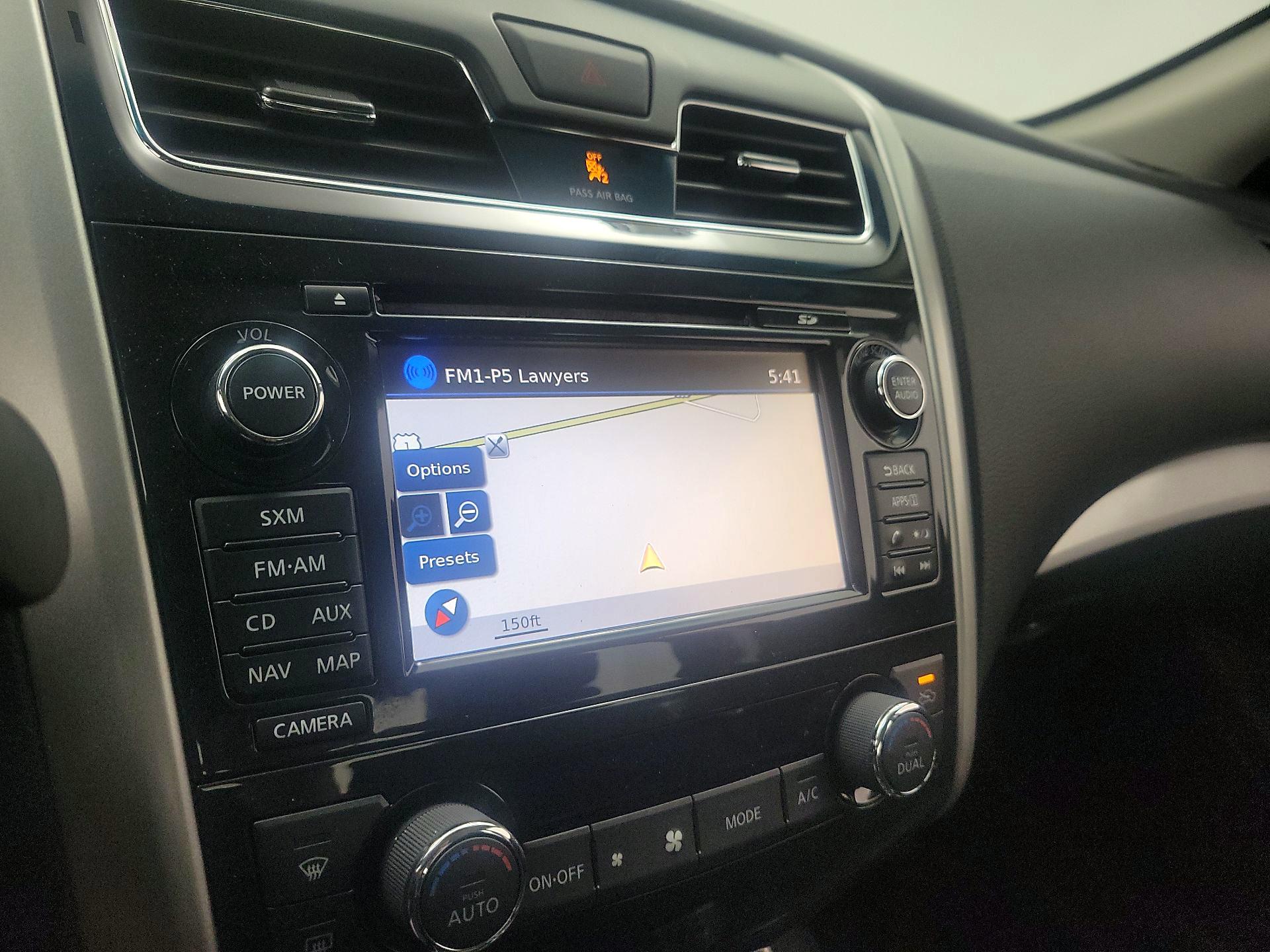 Thumbnail: 2015 Nissan Altima - 14