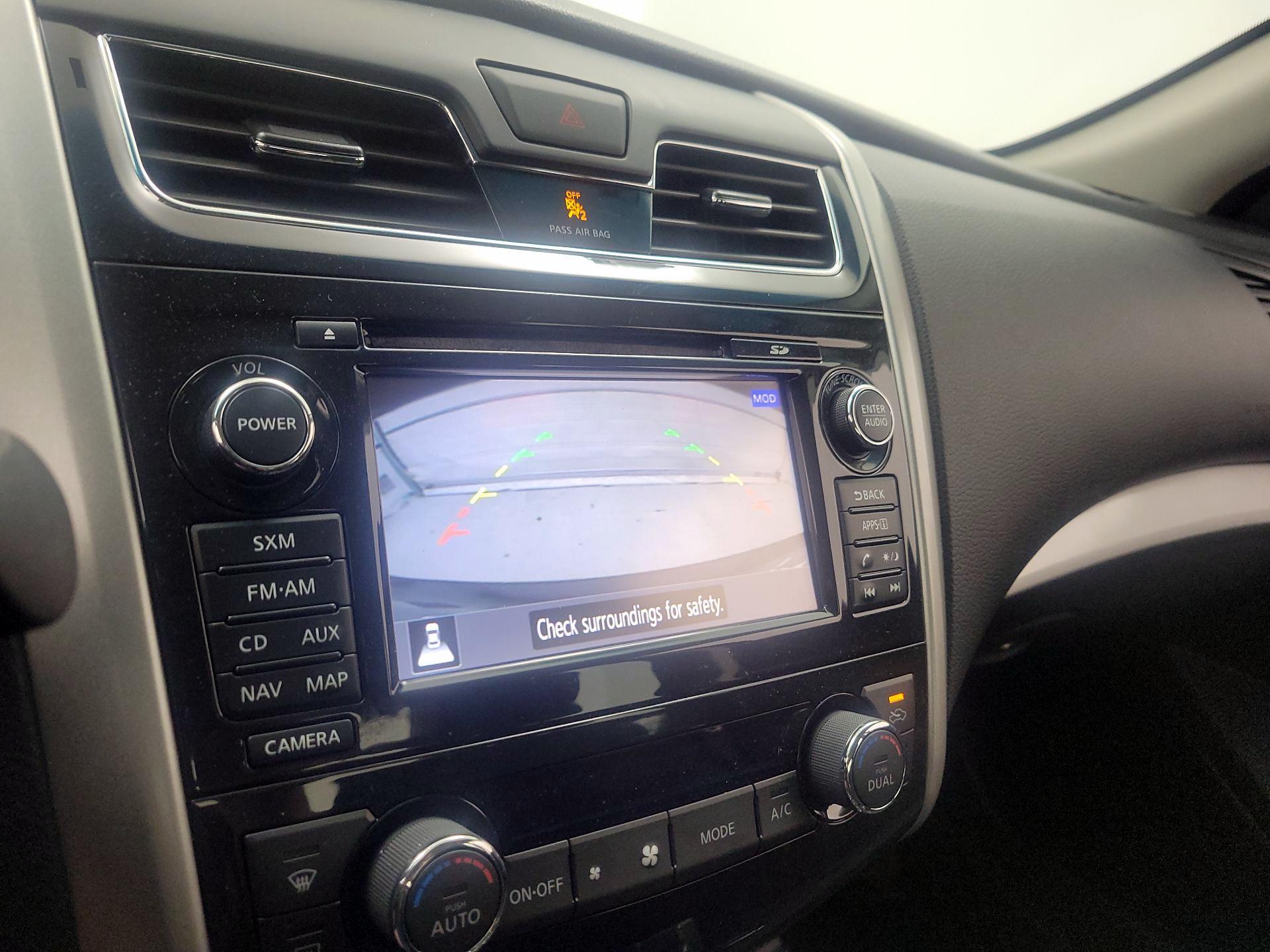 Thumbnail: 2015 Nissan Altima - 15