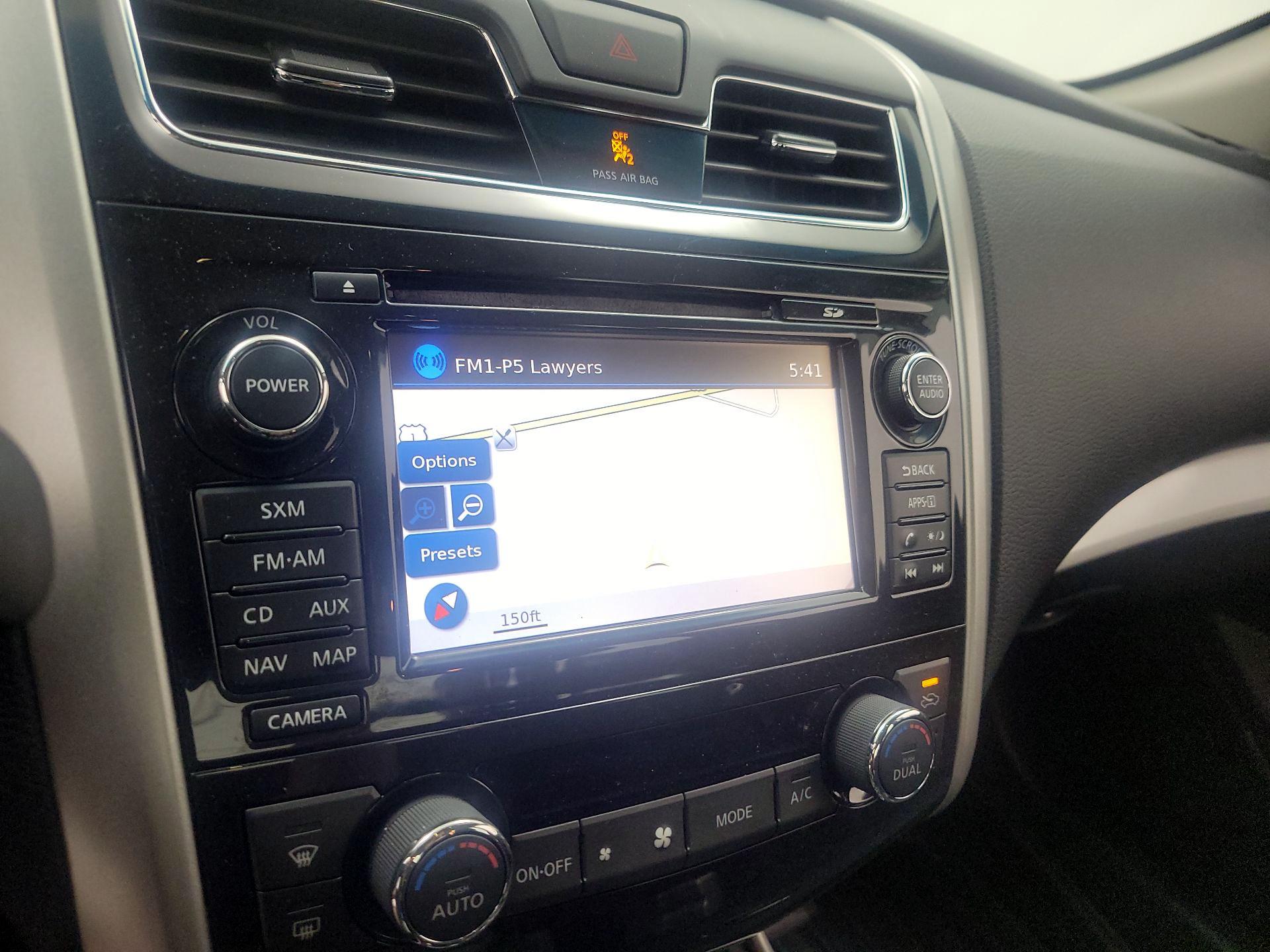 Thumbnail: 2015 Nissan Altima - 16