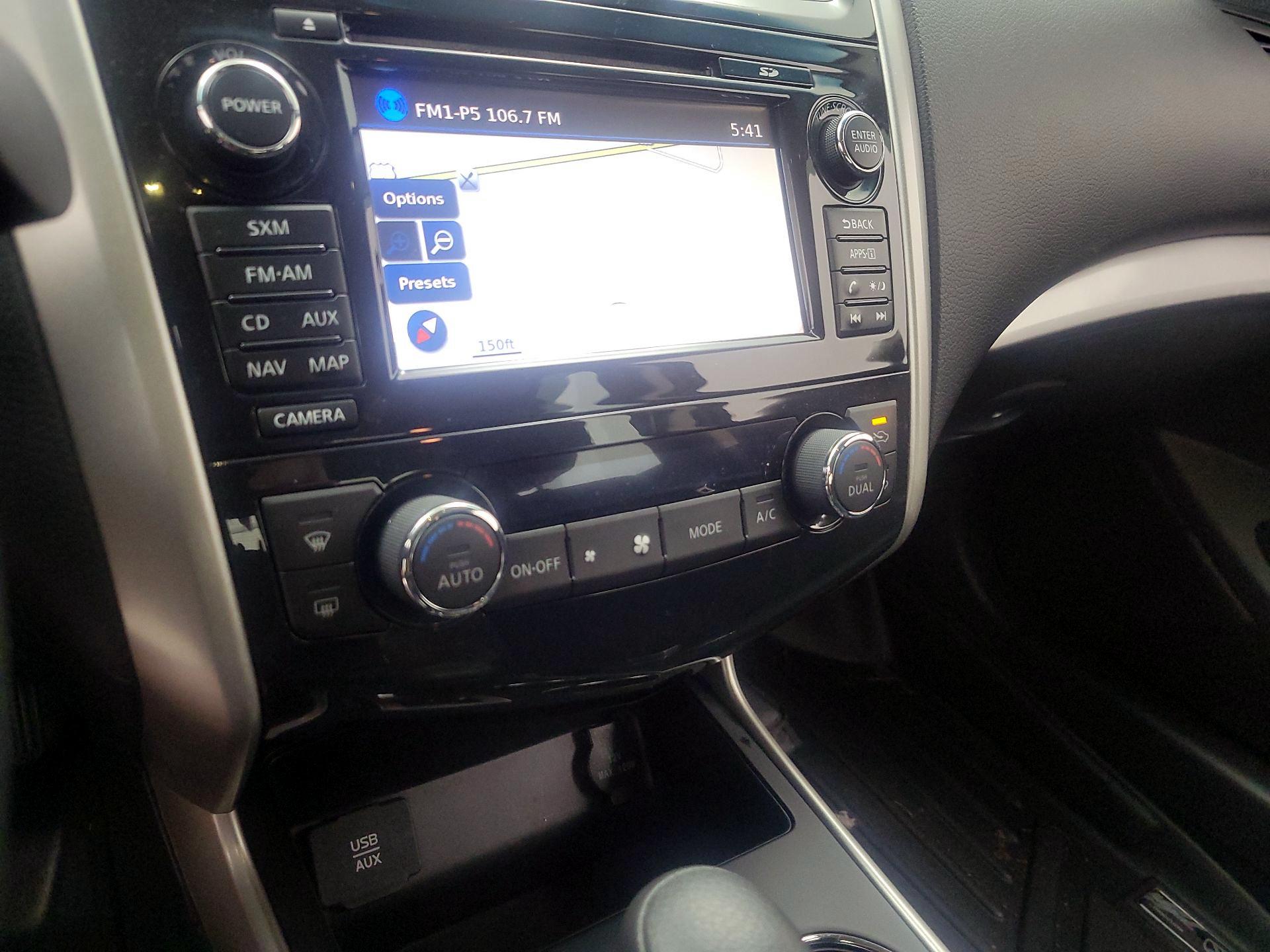 Thumbnail: 2015 Nissan Altima - 17