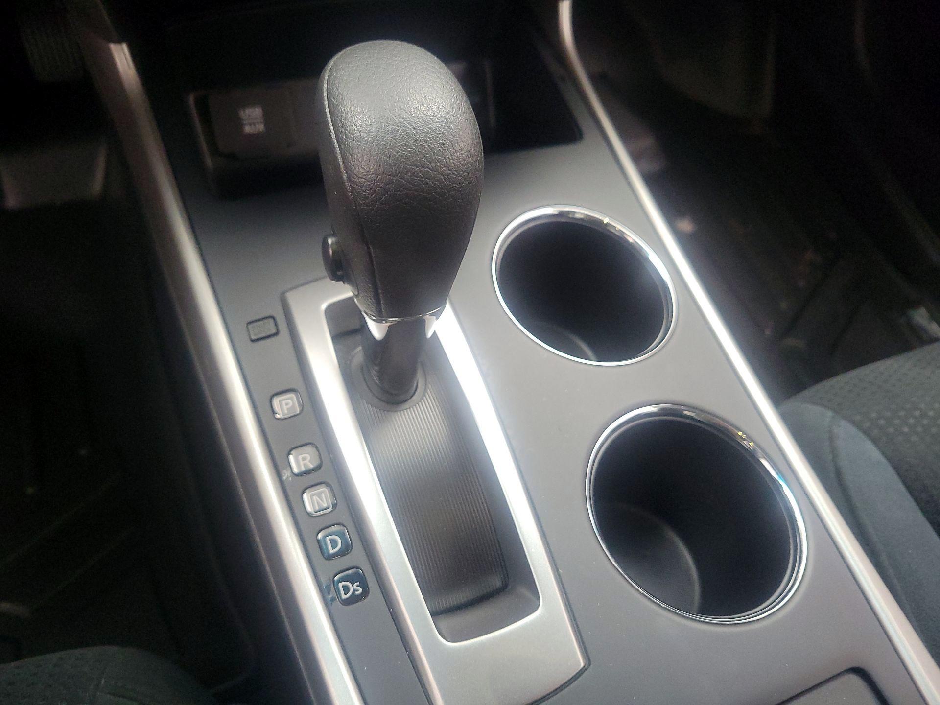 Thumbnail: 2015 Nissan Altima - 18