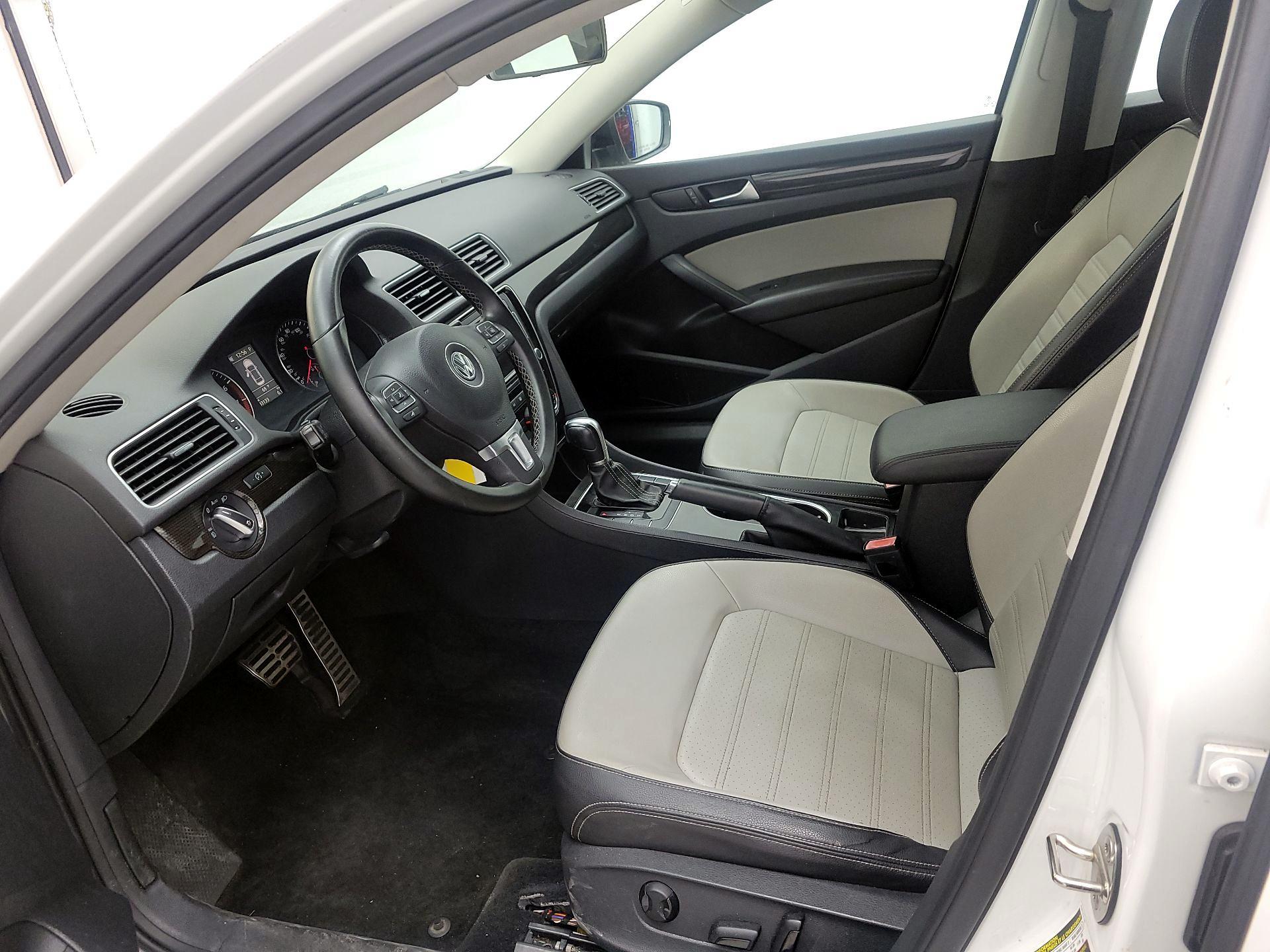 Thumbnail: 2015 Volkswagen Passat - 11