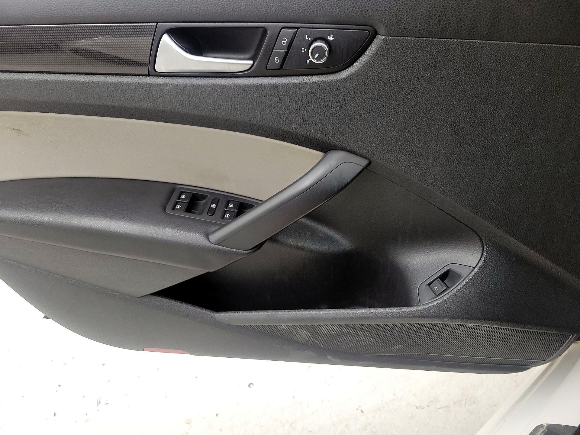 Thumbnail: 2015 Volkswagen Passat - 12