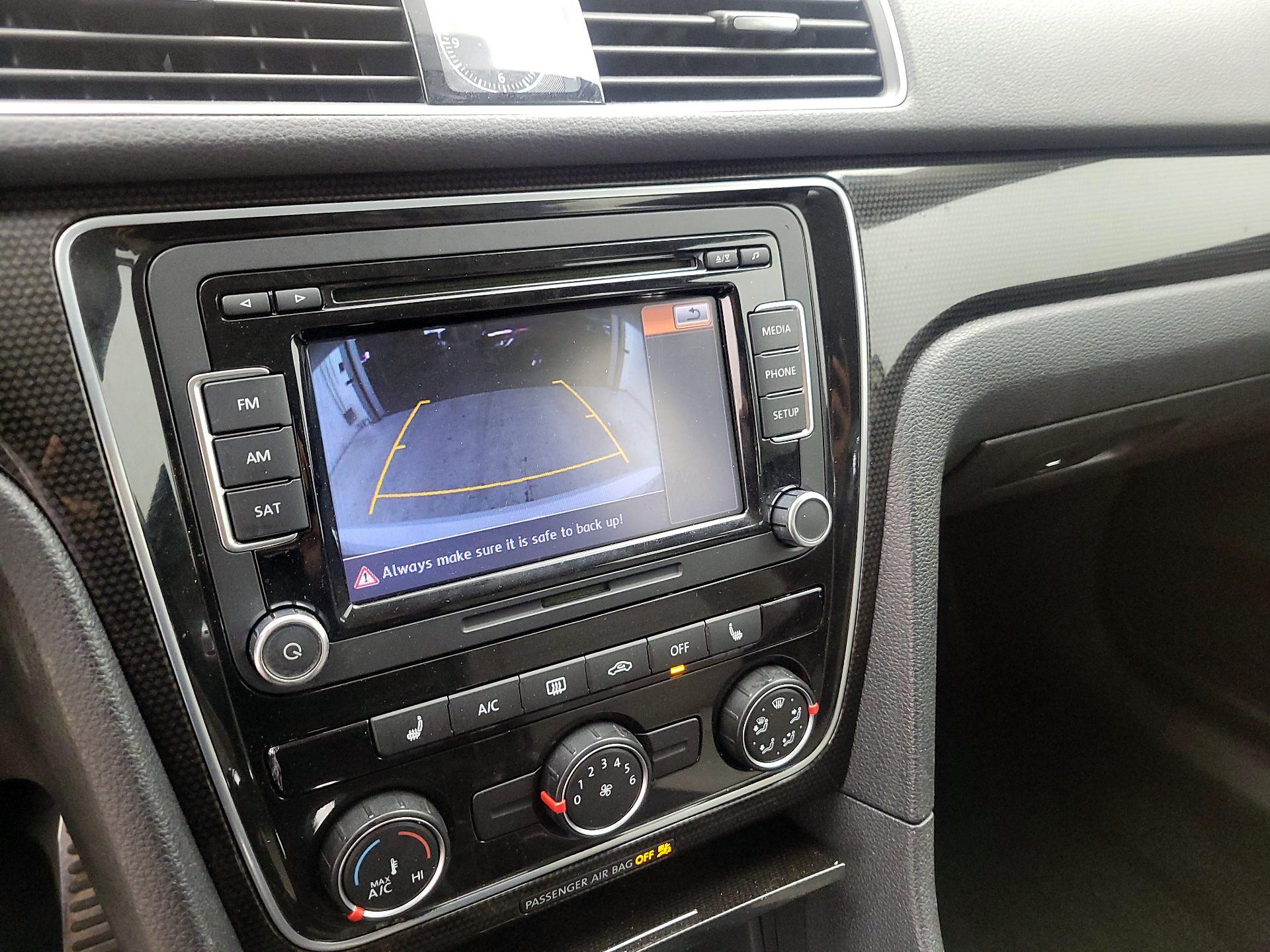 Thumbnail: 2015 Volkswagen Passat - 14