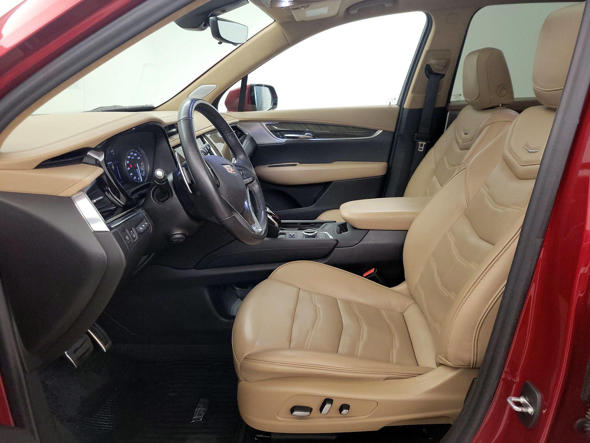 Thumbnail: 2021 Cadillac XT6 - 11