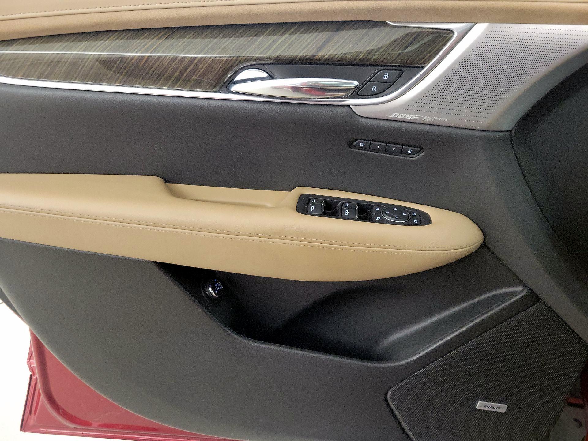 Thumbnail: 2021 Cadillac XT6 - 12